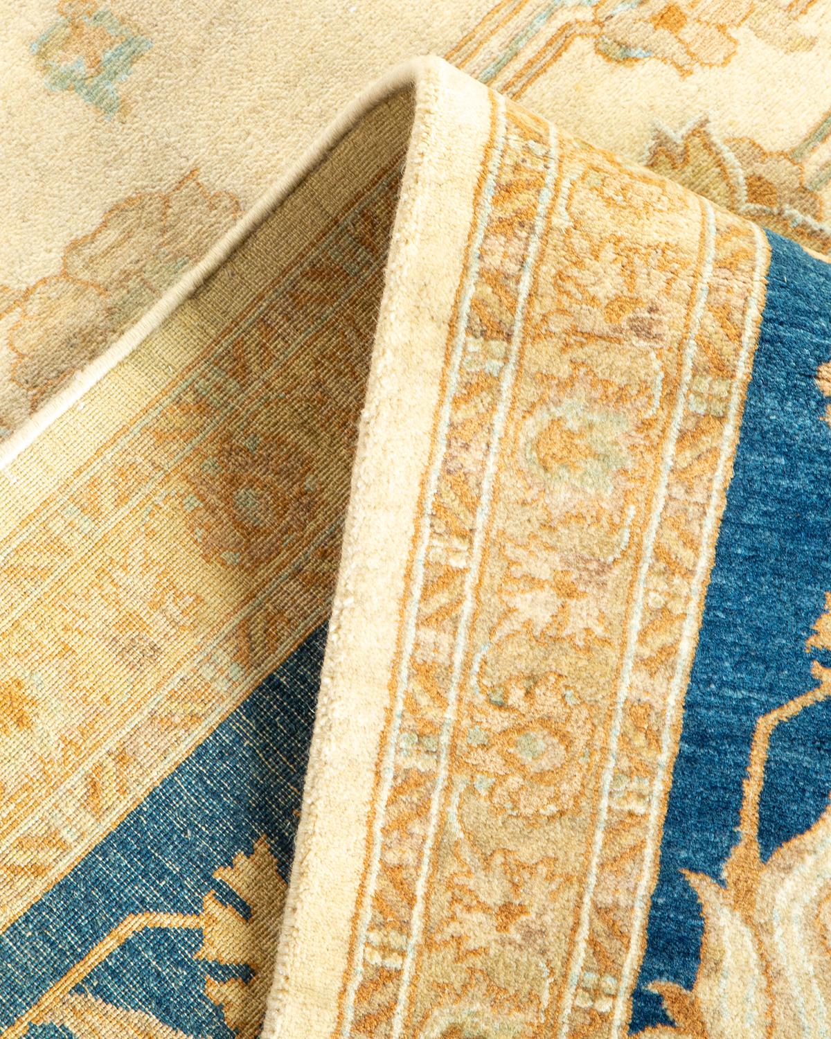 Traditioneller handgefertigter elfenbeinfarbener Mogul-Teppich, Unikat (21. Jahrhundert und zeitgenössisch) im Angebot