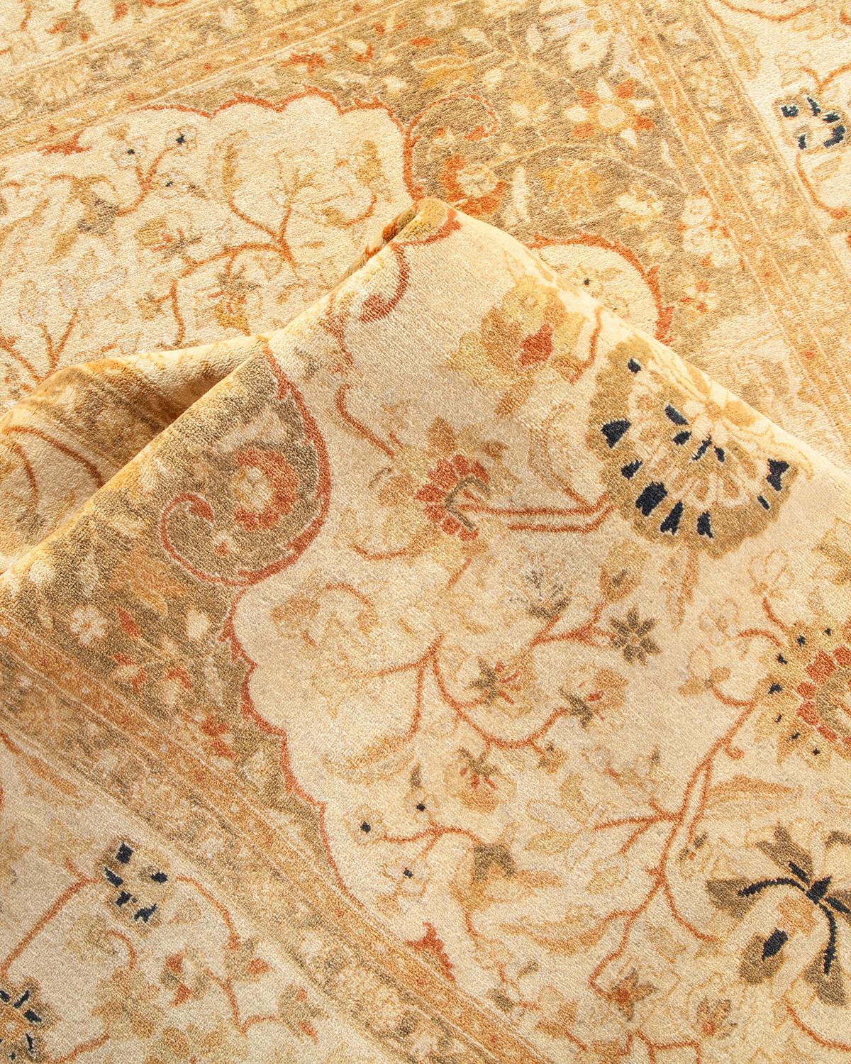 Autre Tapis traditionnel ivoire Mogul unique en son genre fabriqué à la main en vente