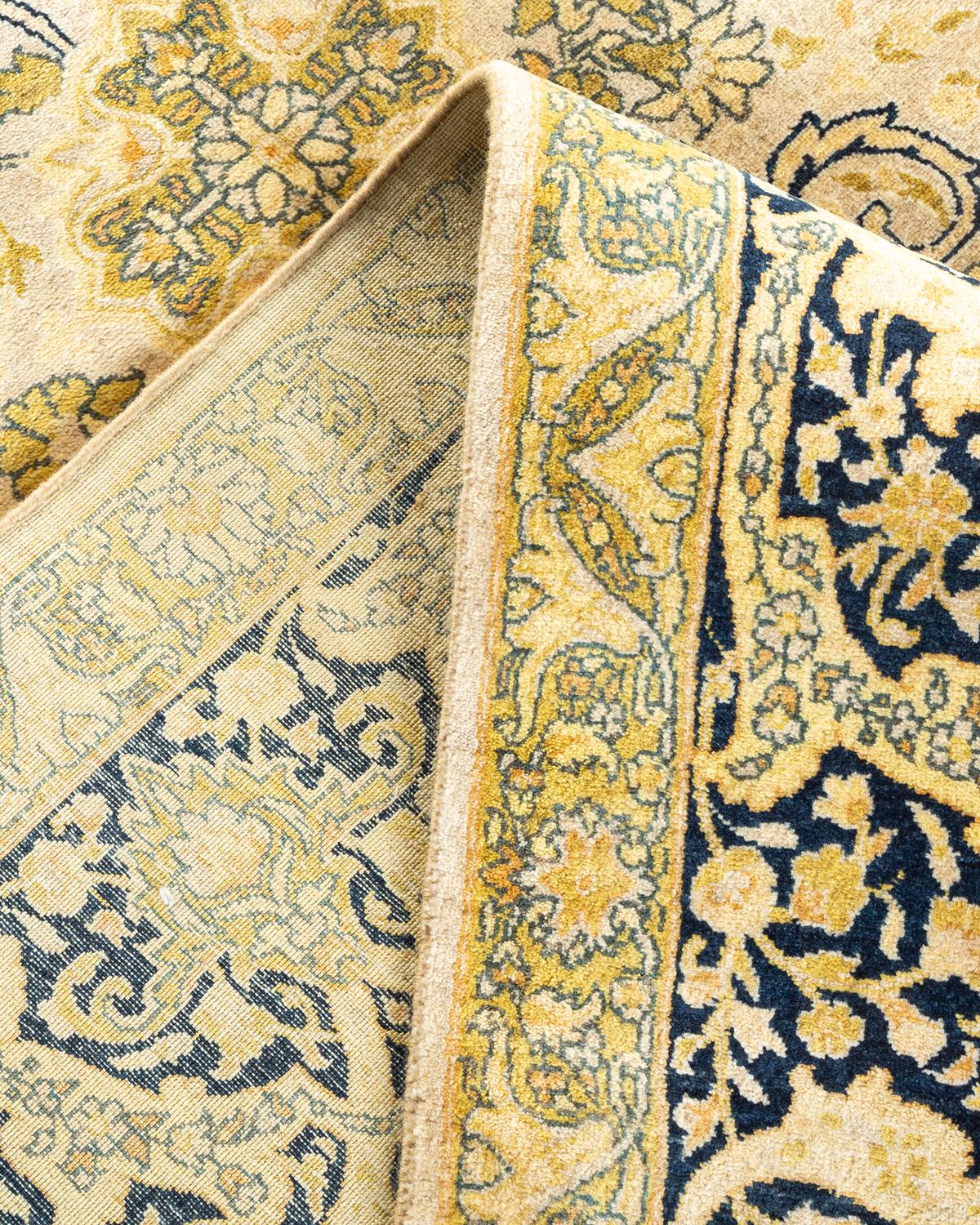 Pakistanais Tapis traditionnel ivoire Mogul unique en son genre fabriqué à la main en vente
