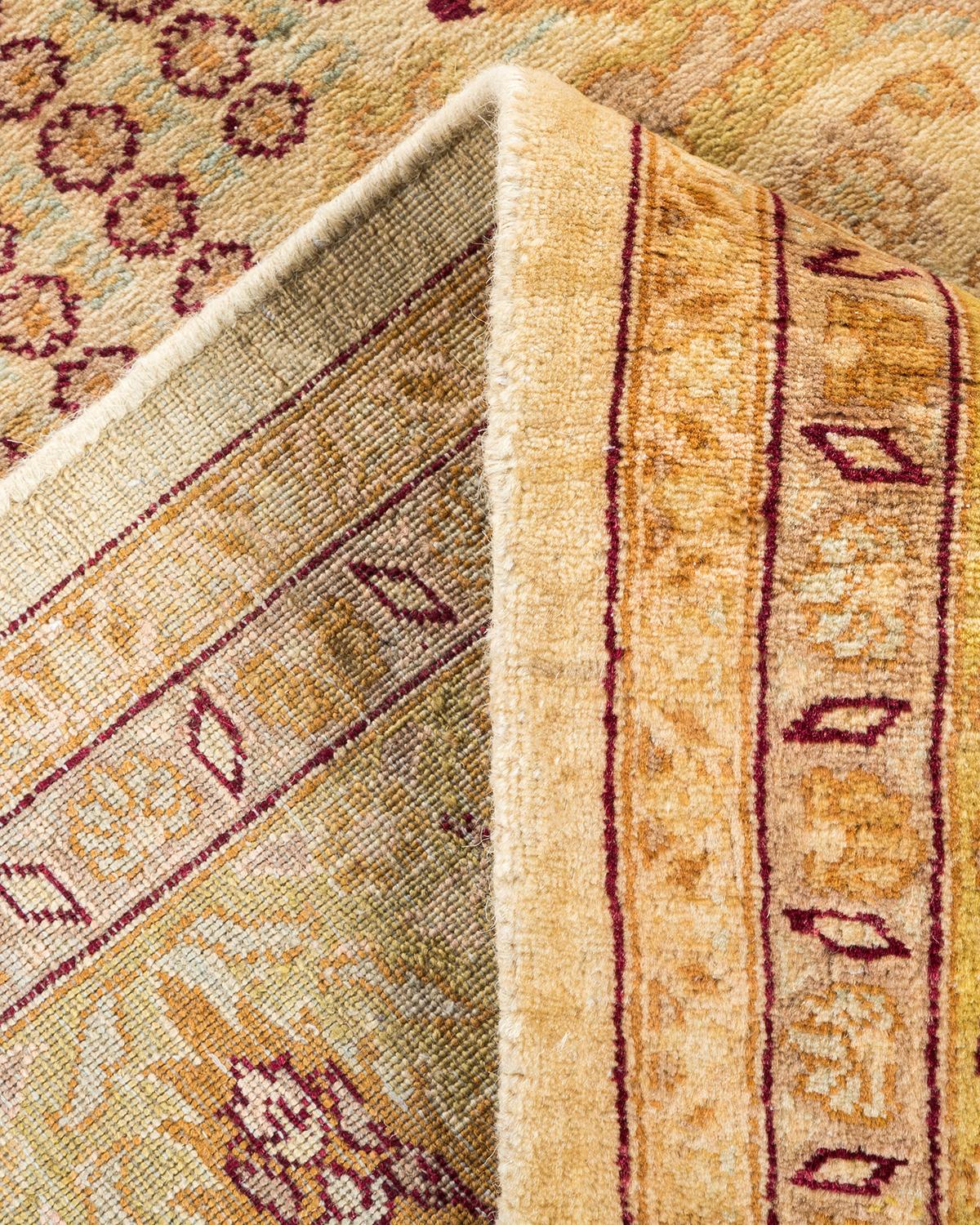 Alfombra tradicional única Hand Made Mogul marfil Pakistaní en venta