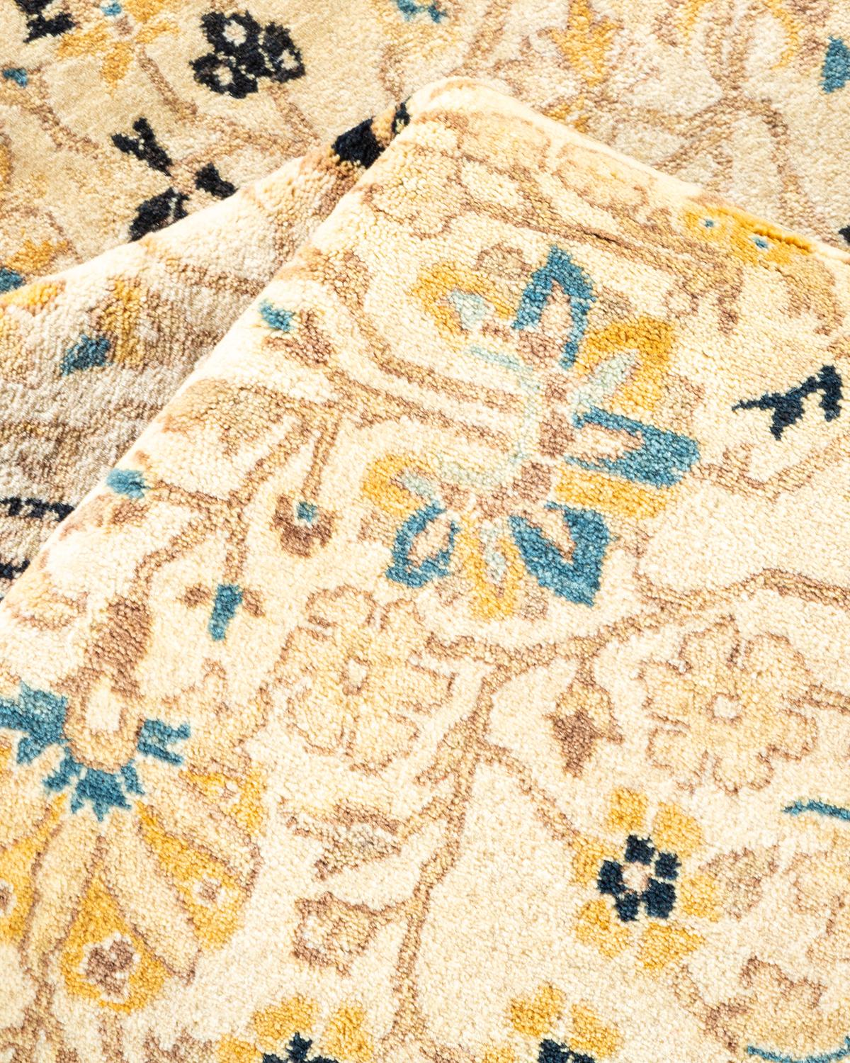 Alfombra tradicional única Hand Made Mogul marfil en Nuevo estado para la venta en Norwalk, CT