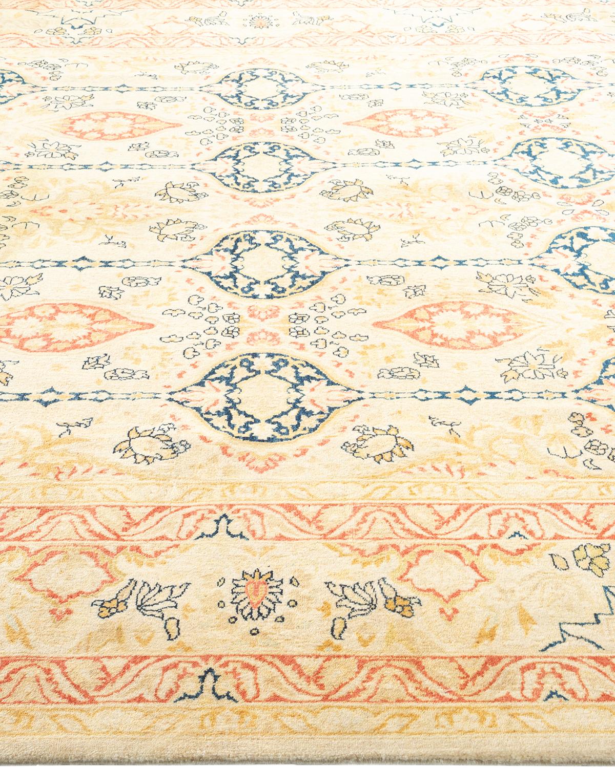 Tapis traditionnel ivoire Mogul unique en son genre fabriqué à la main Neuf - En vente à Norwalk, CT