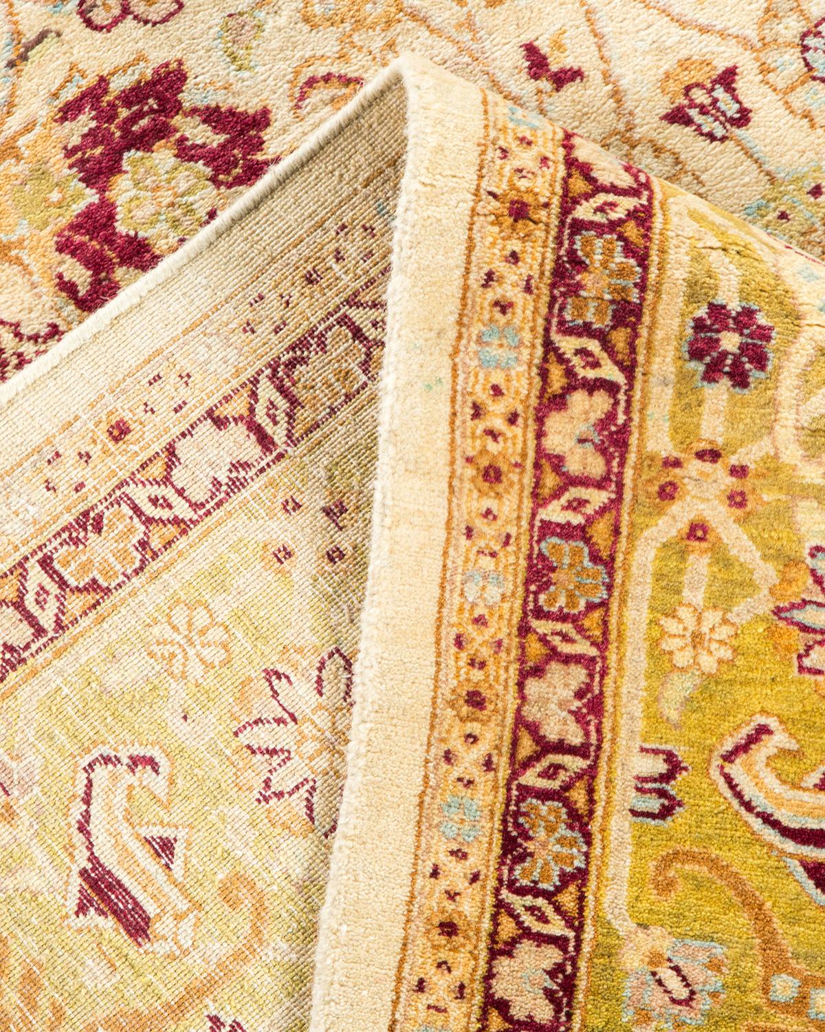 Pakistanais Tapis traditionnel ivoire Mogul unique en son genre fabriqué à la main en vente