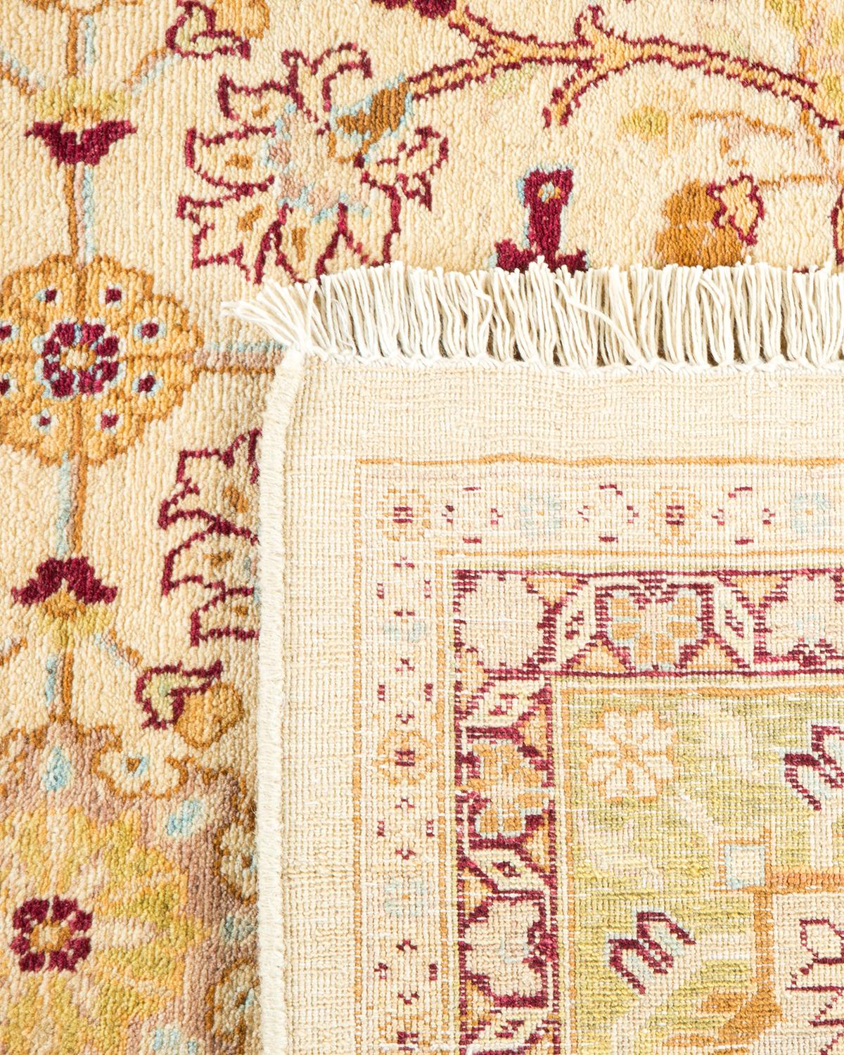 Noué à la main Tapis traditionnel ivoire Mogul unique en son genre fabriqué à la main en vente