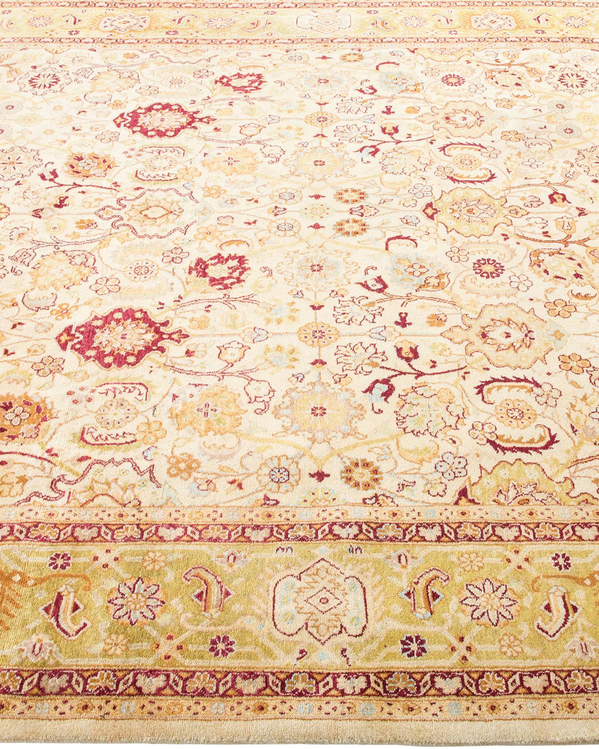 Tapis traditionnel ivoire Mogul unique en son genre fabriqué à la main Neuf - En vente à Norwalk, CT