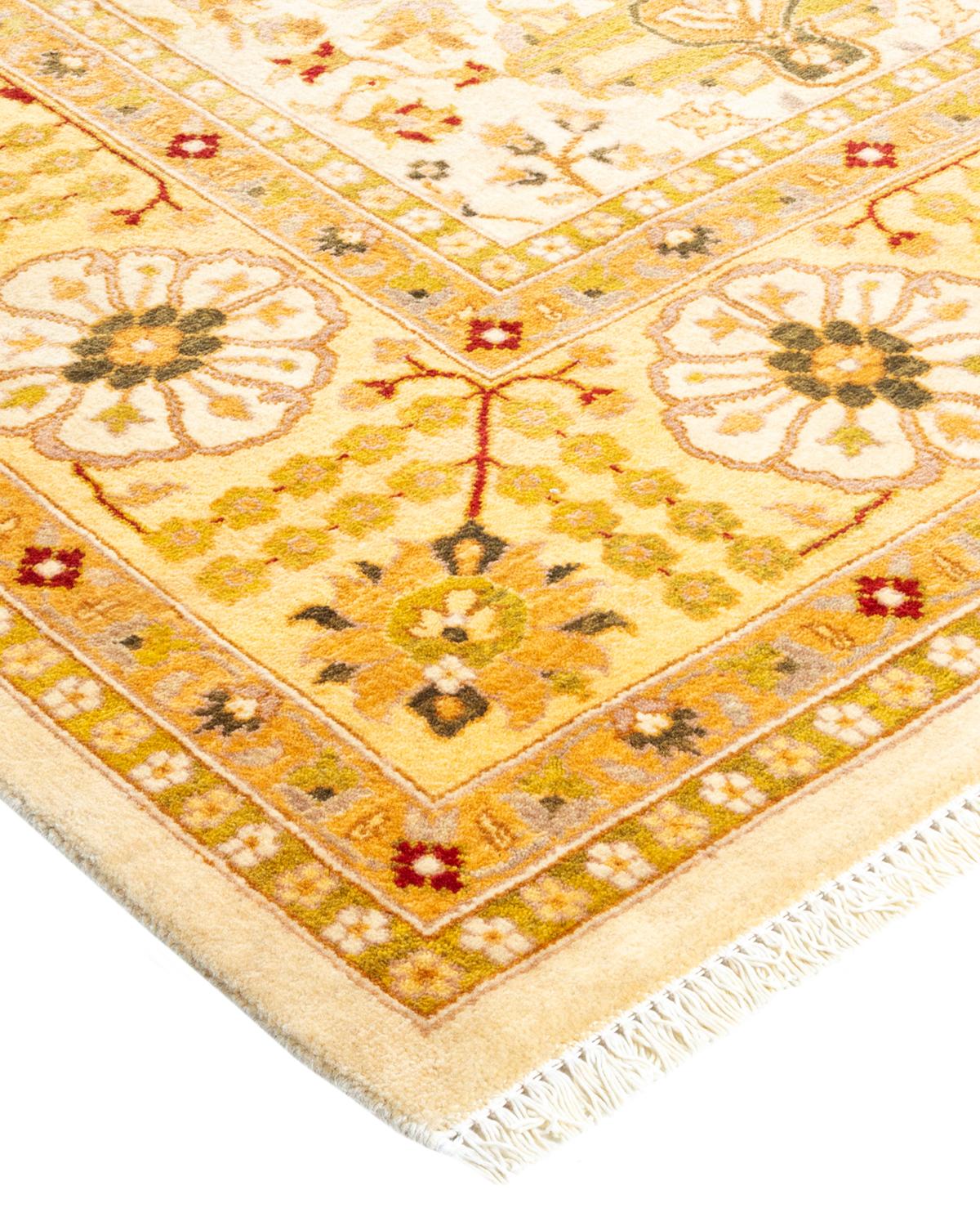 XXIe siècle et contemporain Tapis traditionnel ivoire Mogul unique en son genre fabriqué à la main en vente
