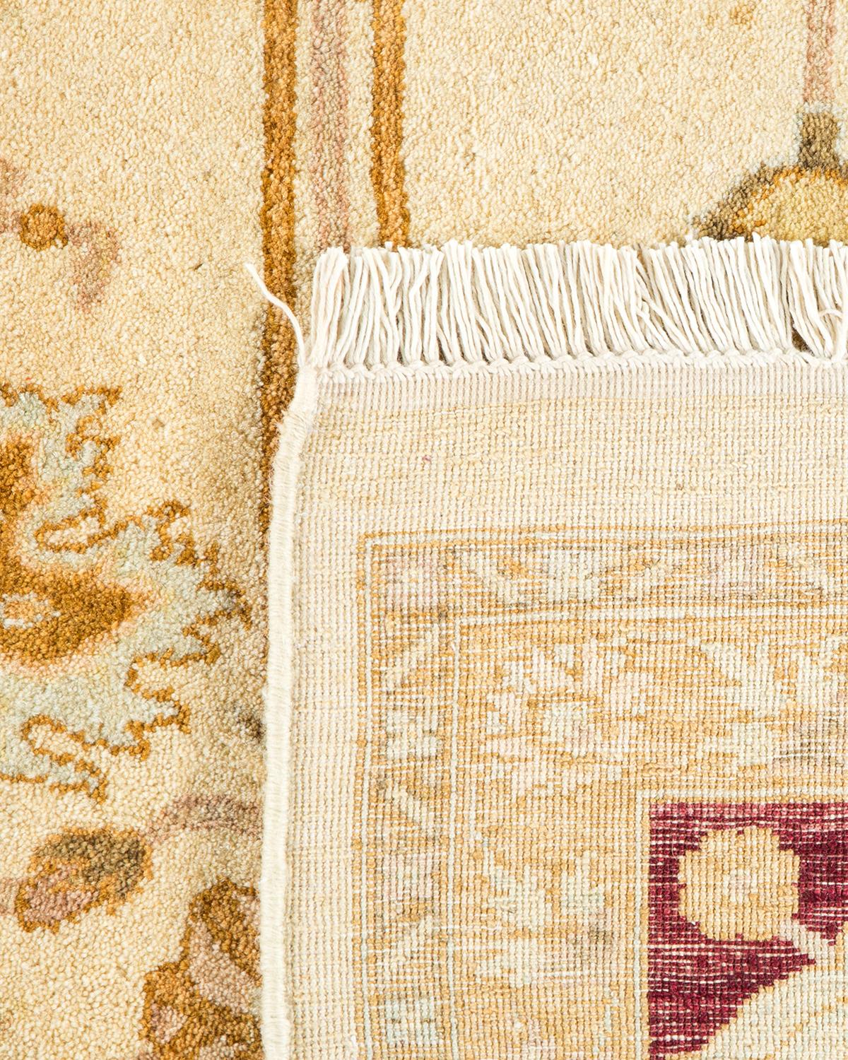 Noué à la main Tapis traditionnel Mogul ivoire unique en son genre fabriqué à la main en vente