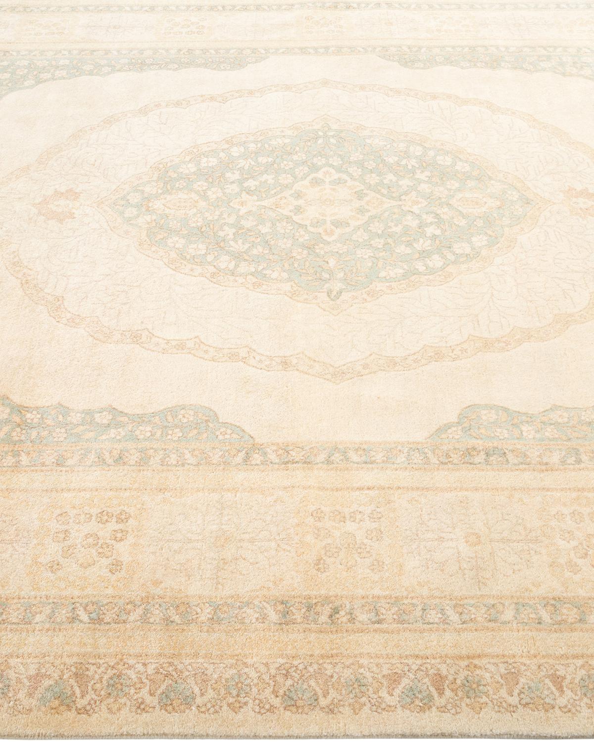 Tapis traditionnel ivoire Mogul unique en son genre fabriqué à la main Neuf - En vente à Norwalk, CT
