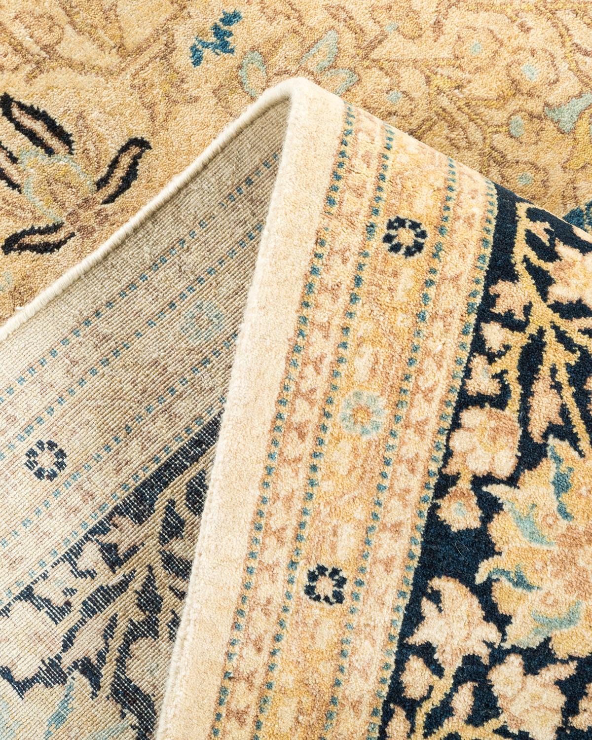 Pakistanais Tapis traditionnel ivoire Mogul unique en son genre fabriqué à la main en vente