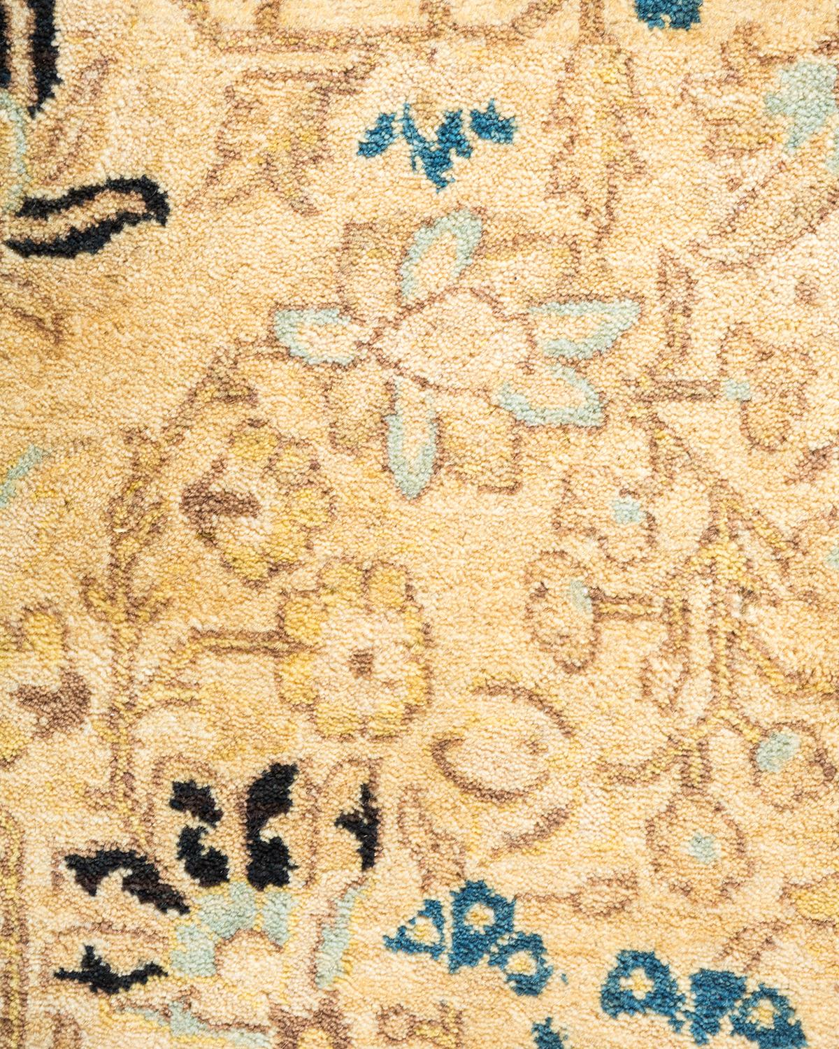 XXIe siècle et contemporain Tapis traditionnel ivoire Mogul unique en son genre fabriqué à la main en vente