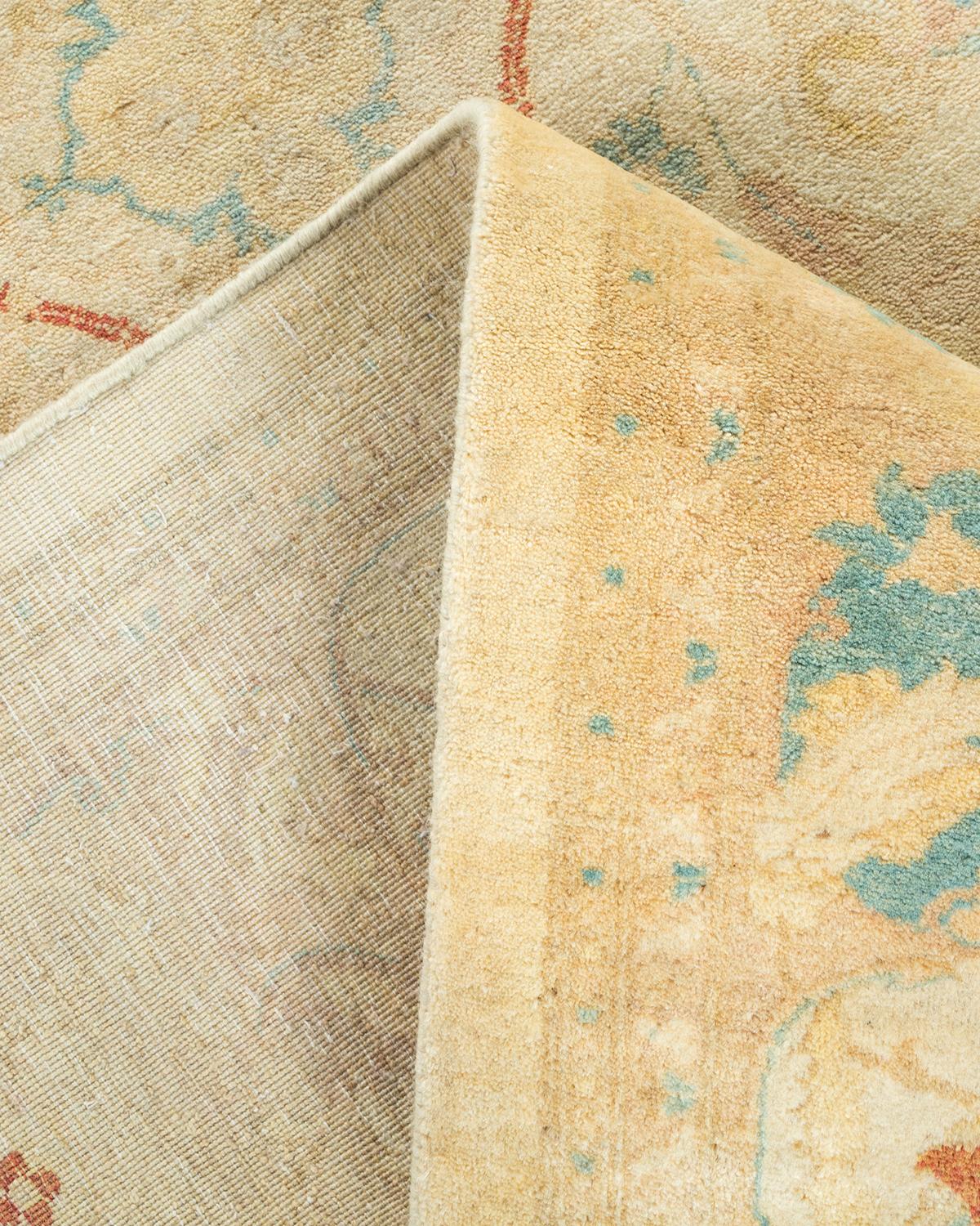 Traditioneller handgefertigter elfenbeinfarbener Mogul-Teppich, Unikat (Pakistanisch) im Angebot