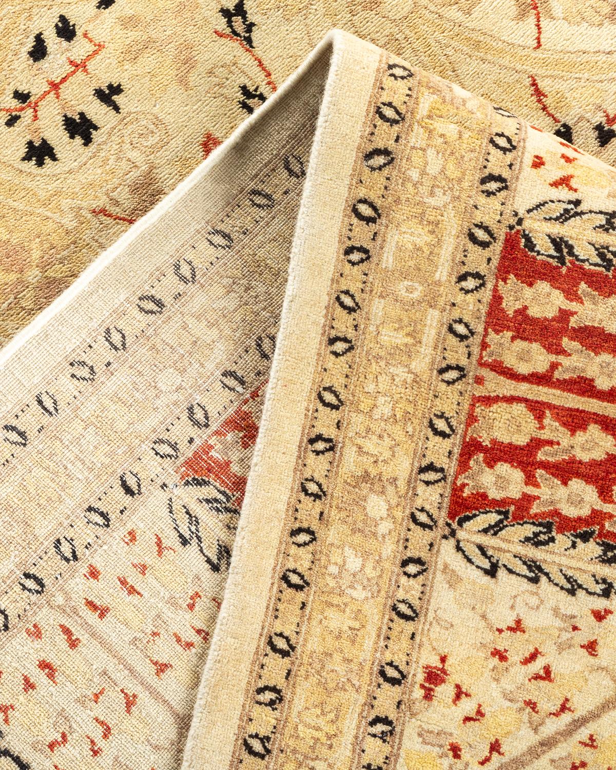 Pakistanais Tapis traditionnel ivoire Mogul unique en son genre fabriqué à la main en vente