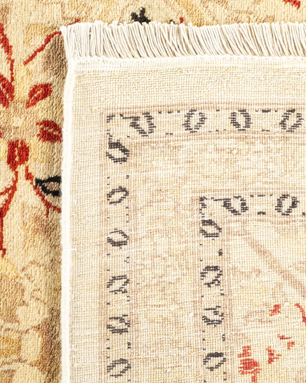Noué à la main Tapis traditionnel ivoire Mogul unique en son genre fabriqué à la main en vente
