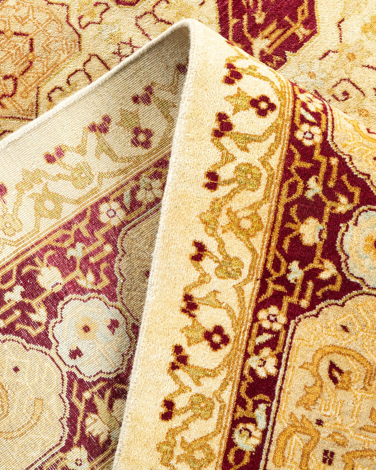 Traditioneller handgefertigter elfenbeinfarbener Mogul-Teppich, Unikat (Pakistanisch) im Angebot