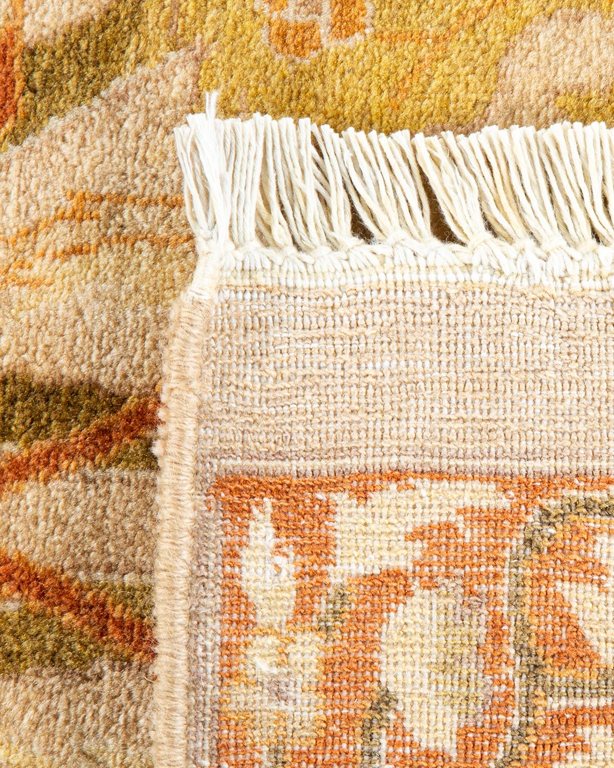 Tapis traditionnel ivoire Mogul unique en son genre fabriqué à la main Neuf - En vente à Norwalk, CT