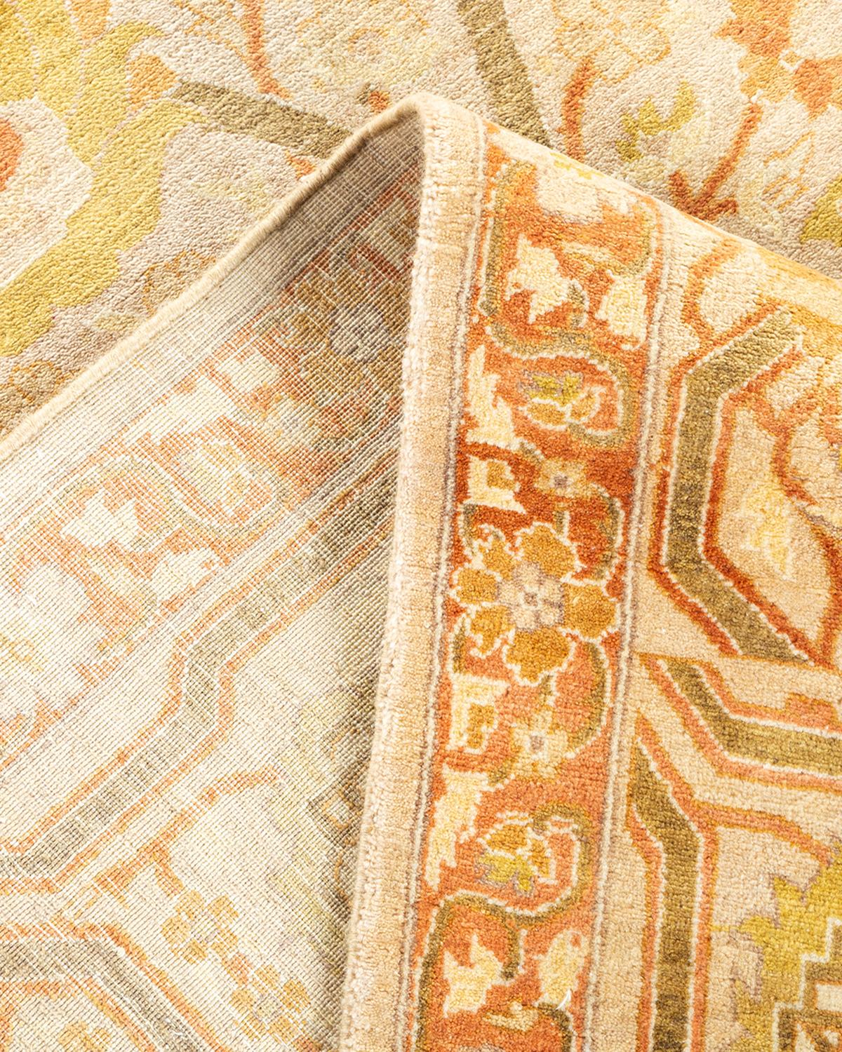 Pakistanais Tapis traditionnel ivoire Mogul unique en son genre fabriqué à la main en vente