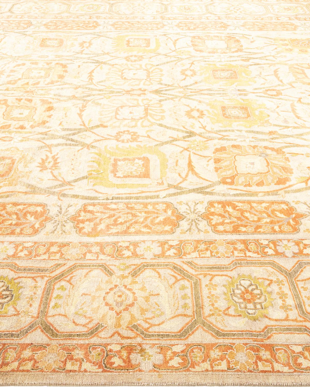 Tapis traditionnel ivoire Mogul unique en son genre fabriqué à la main Neuf - En vente à Norwalk, CT