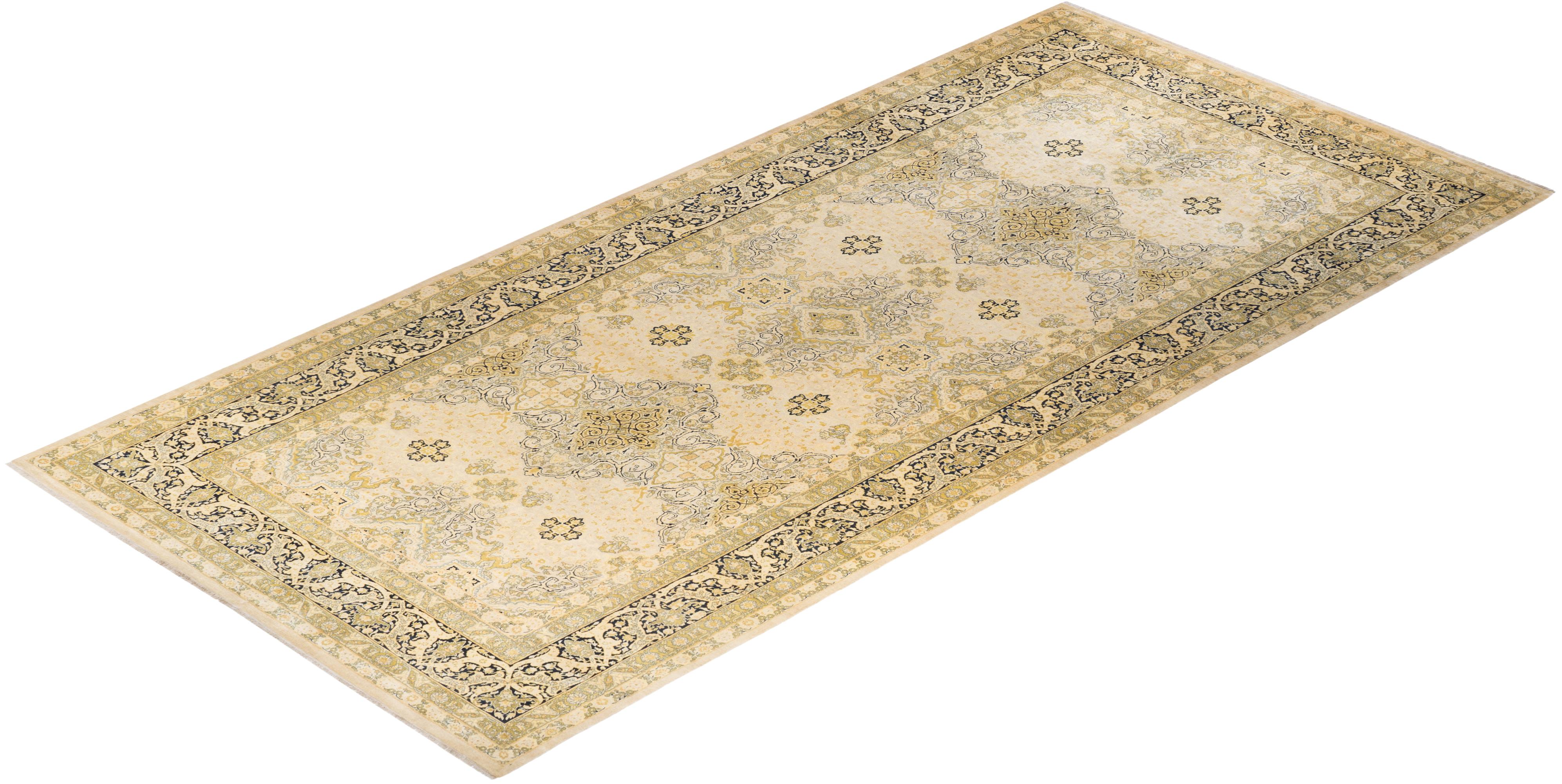 Avec leurs palettes discrètes et leurs motifs à l'envers, les tapis de la collection Mogul apporteront une sophistication intemporelle à n'importe quelle pièce. Influencés par un éventail de motifs turcs, indiens et persans, les artisans qui tissent