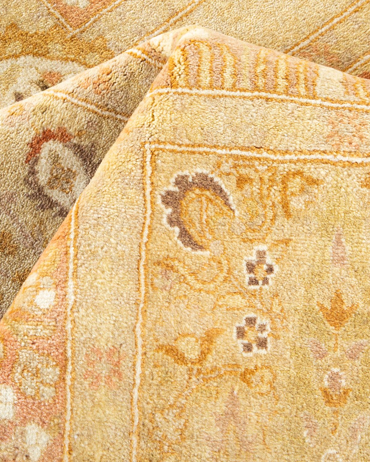 Alfombra tradicional única Hand Made Mogul marfil Pakistaní en venta