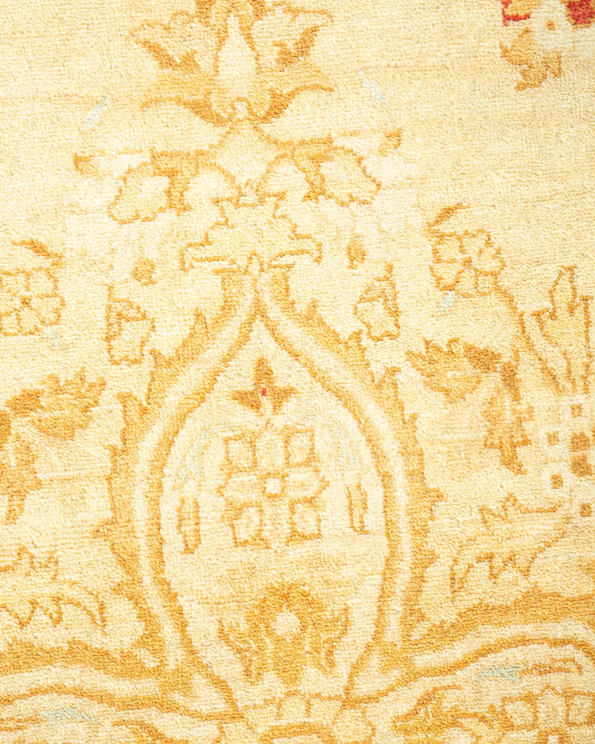 XXI secolo e contemporaneo Tappeto tradizionale Mogul Ivory, unico nel suo genere, realizzato a mano in vendita