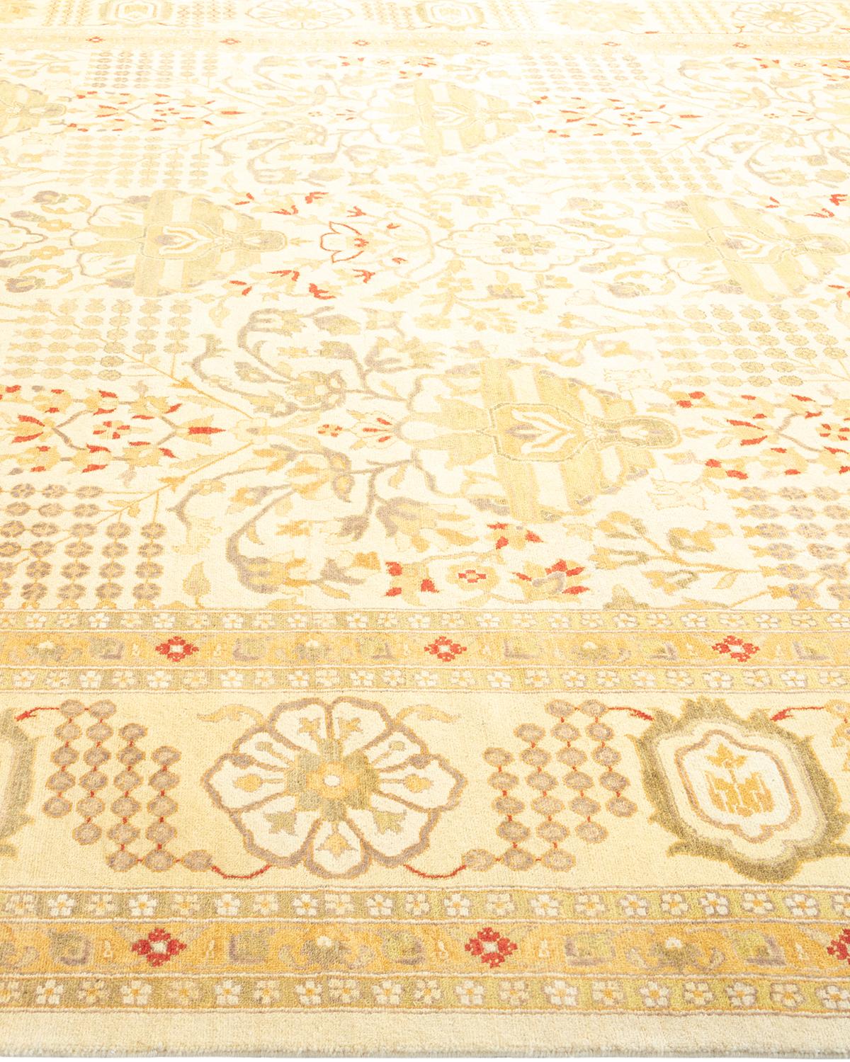 Tapis traditionnel ivoire Mogul unique en son genre fabriqué à la main Neuf - En vente à Norwalk, CT
