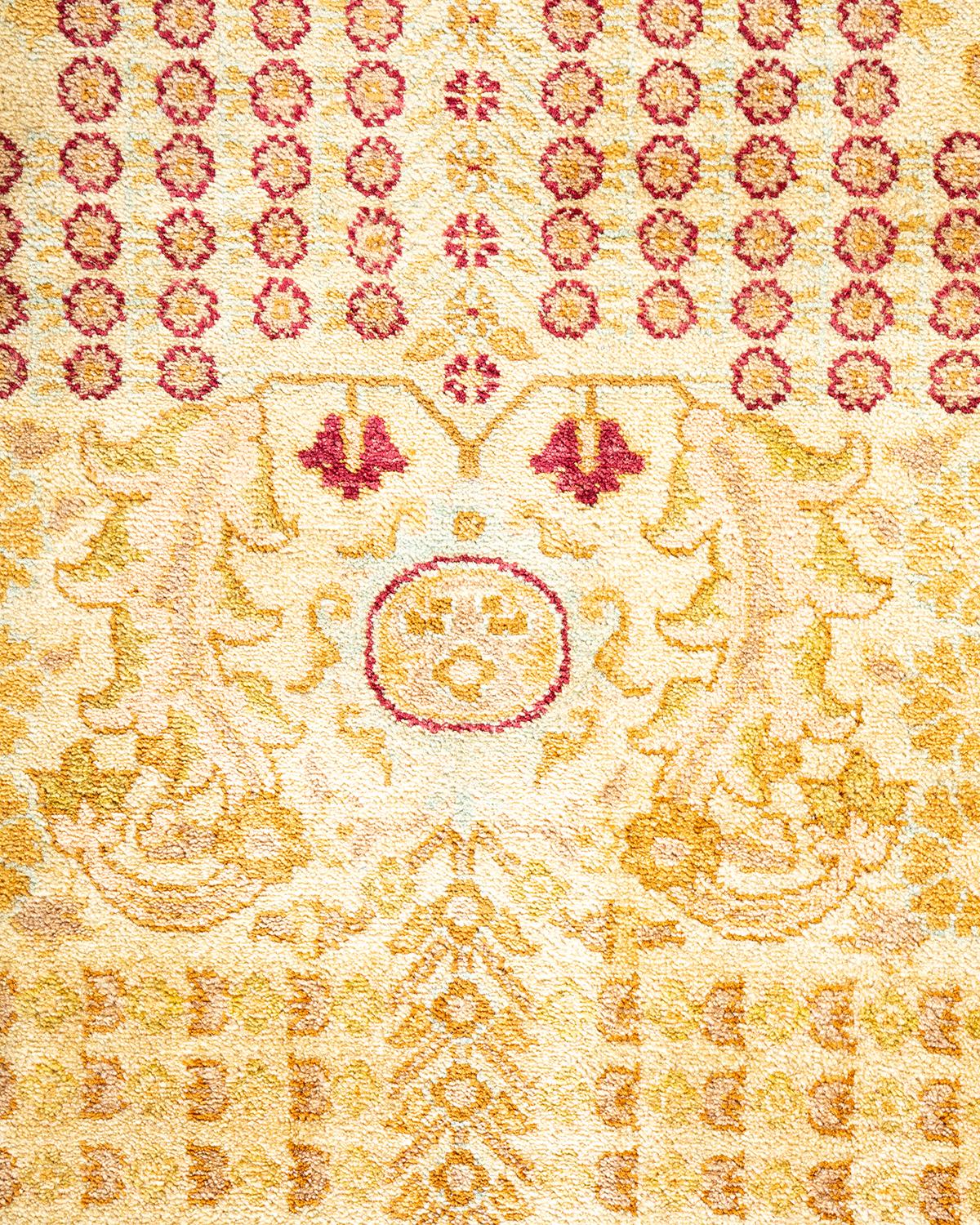 XXIe siècle et contemporain Tapis traditionnel ivoire Mogul unique en son genre fabriqué à la main en vente