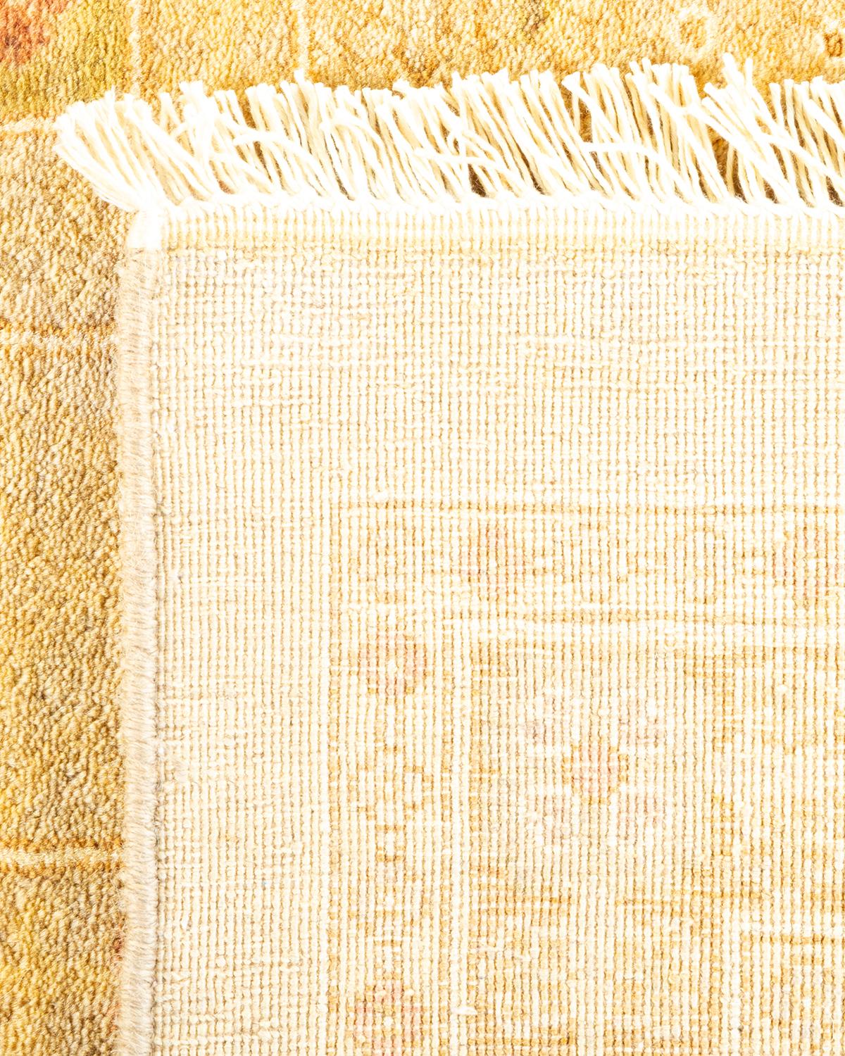 Noué à la main Tapis traditionnel ivoire Mogul unique en son genre fabriqué à la main en vente