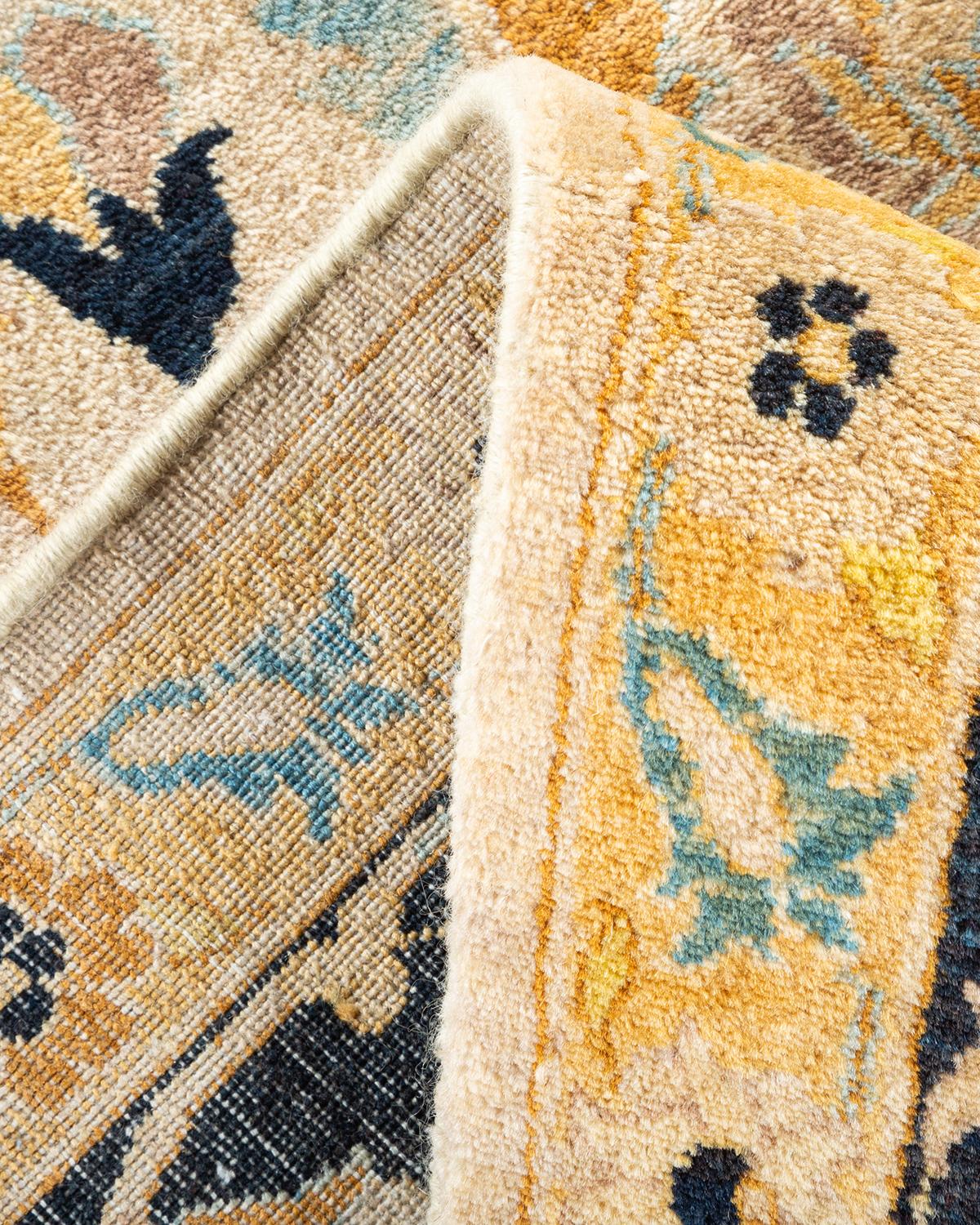 Pakistanais Tapis traditionnel ivoire Mogul unique en son genre fabriqué à la main en vente