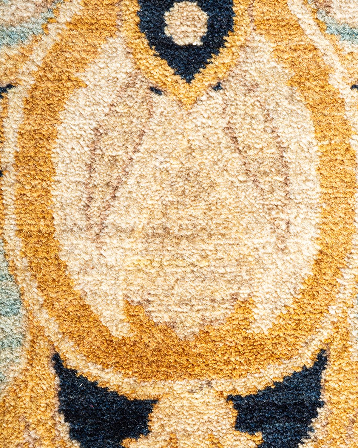 XXIe siècle et contemporain Tapis traditionnel ivoire Mogul unique en son genre fabriqué à la main en vente