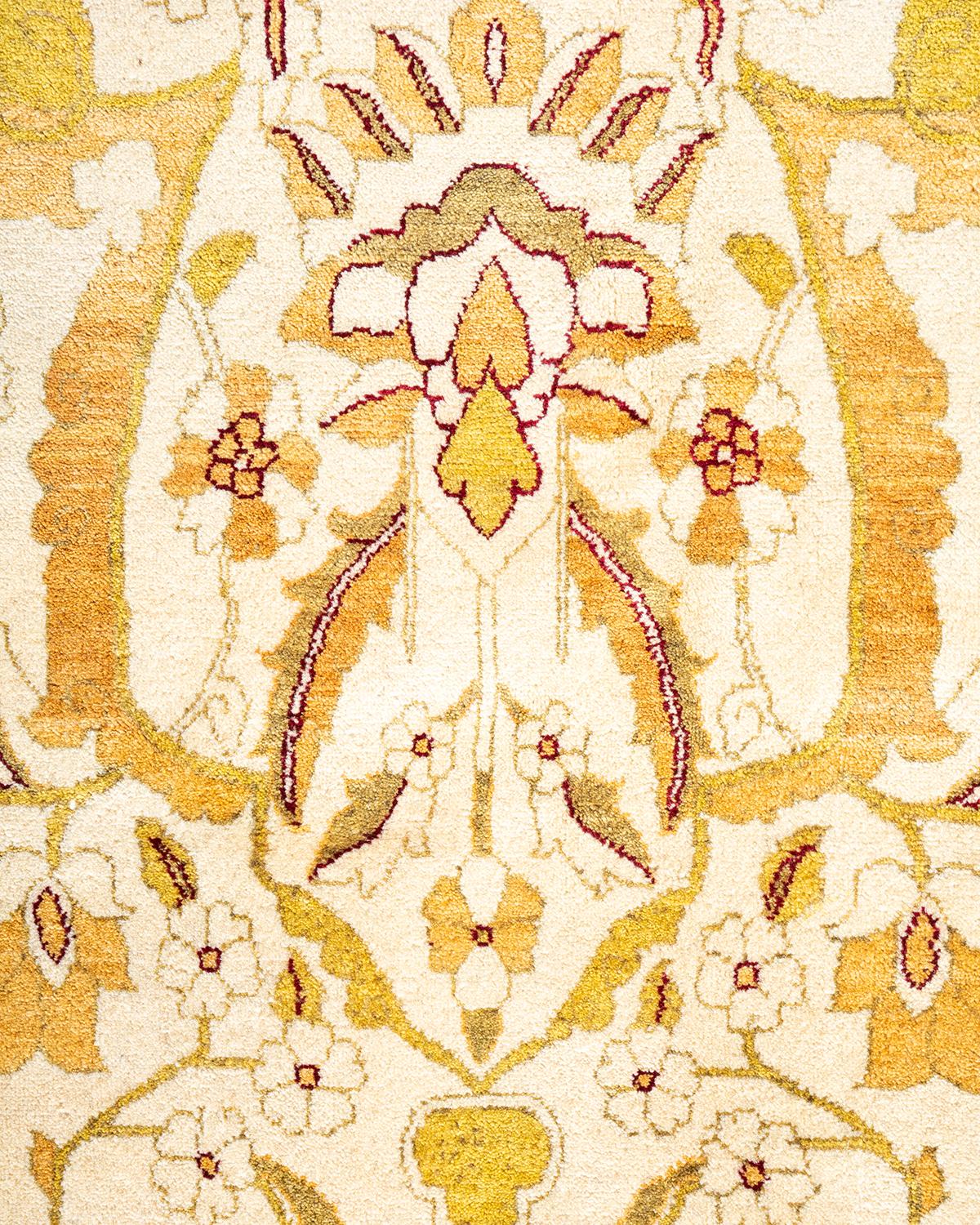 Einzigartiger handgefertigter traditioneller elfenbeinfarbener Mogul-Teppich (21. Jahrhundert und zeitgenössisch) im Angebot