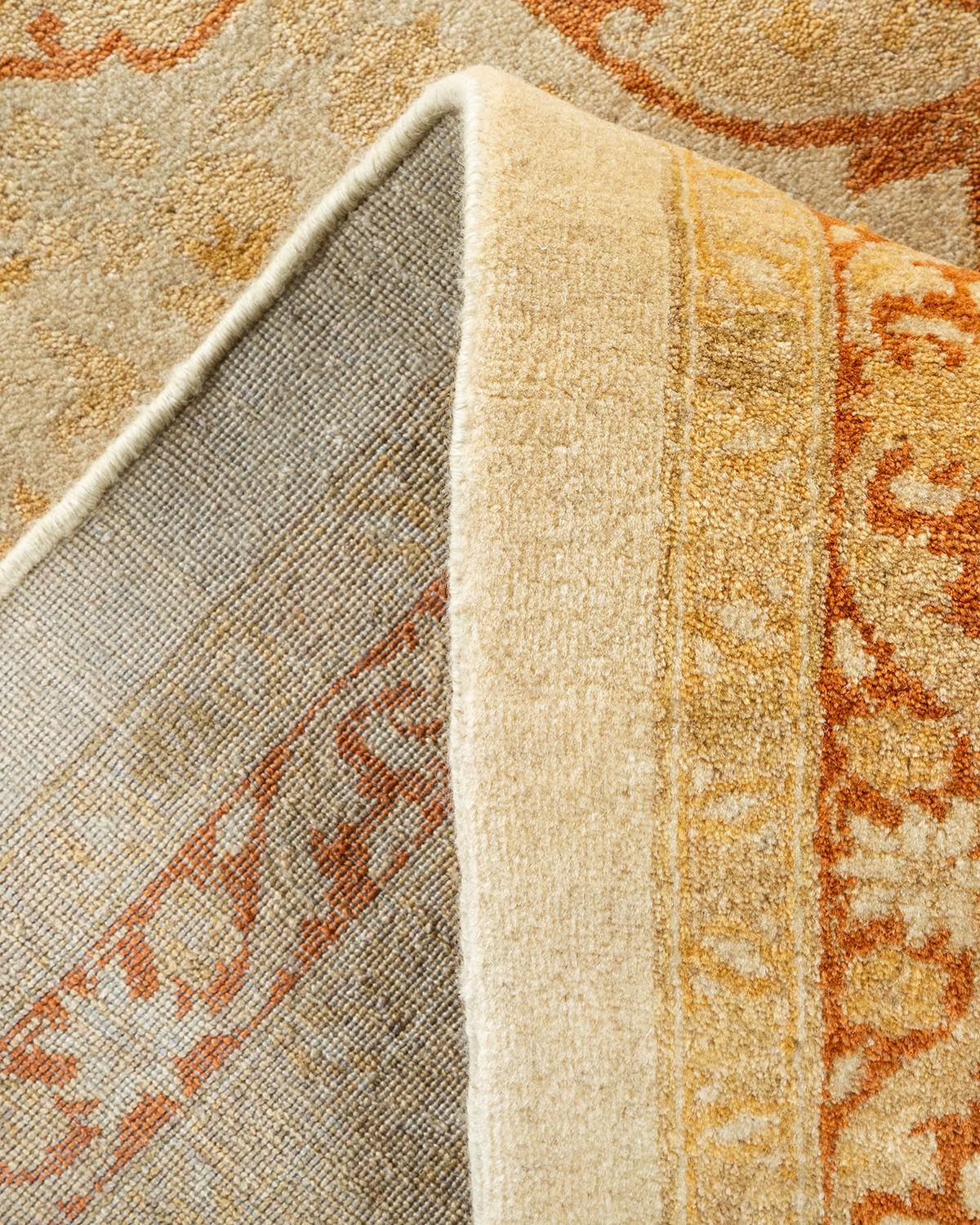 Pakistanais Tapis traditionnel ivoire Mogul unique en son genre fabriqué à la main en vente