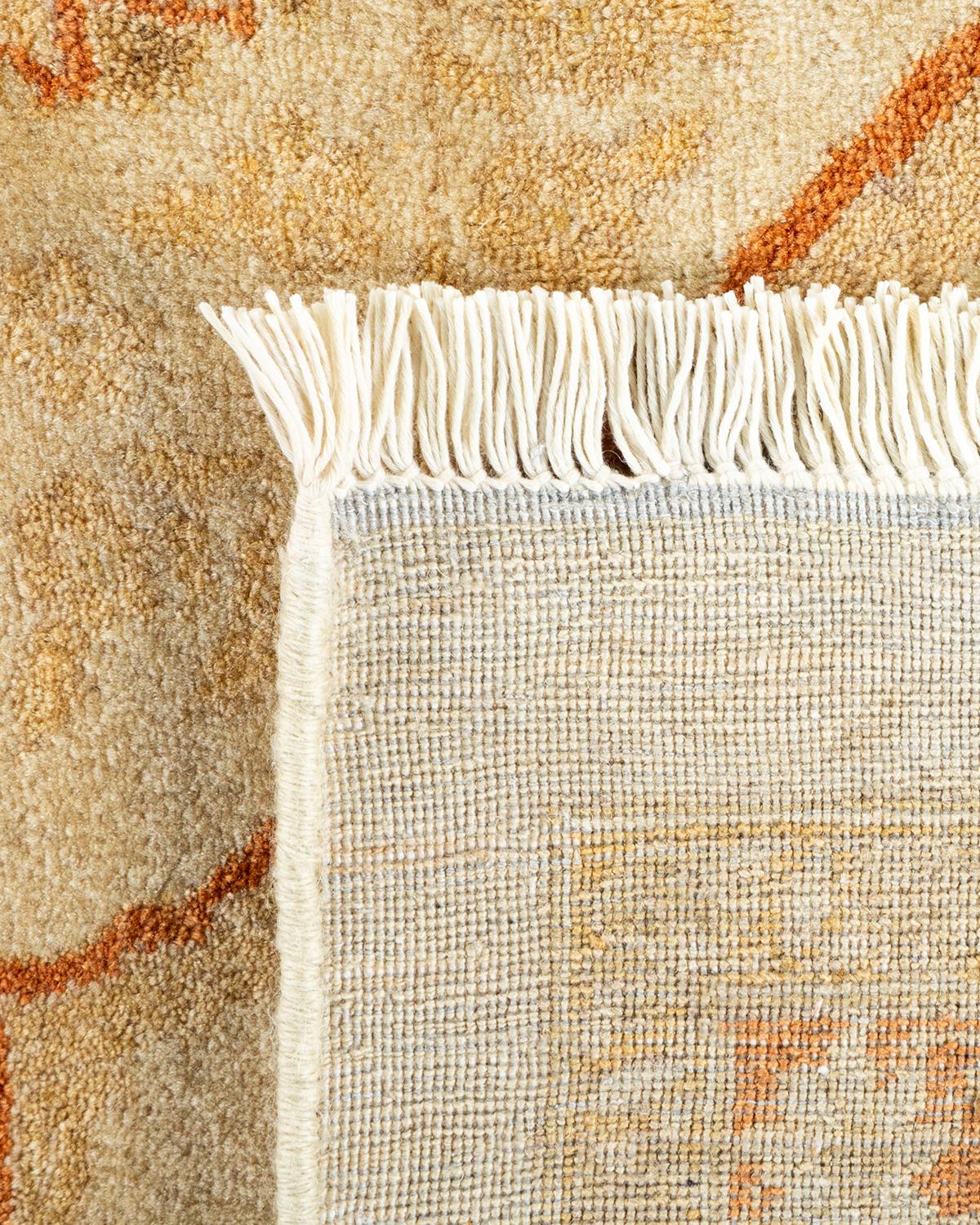 Noué à la main Tapis traditionnel ivoire Mogul unique en son genre fabriqué à la main en vente