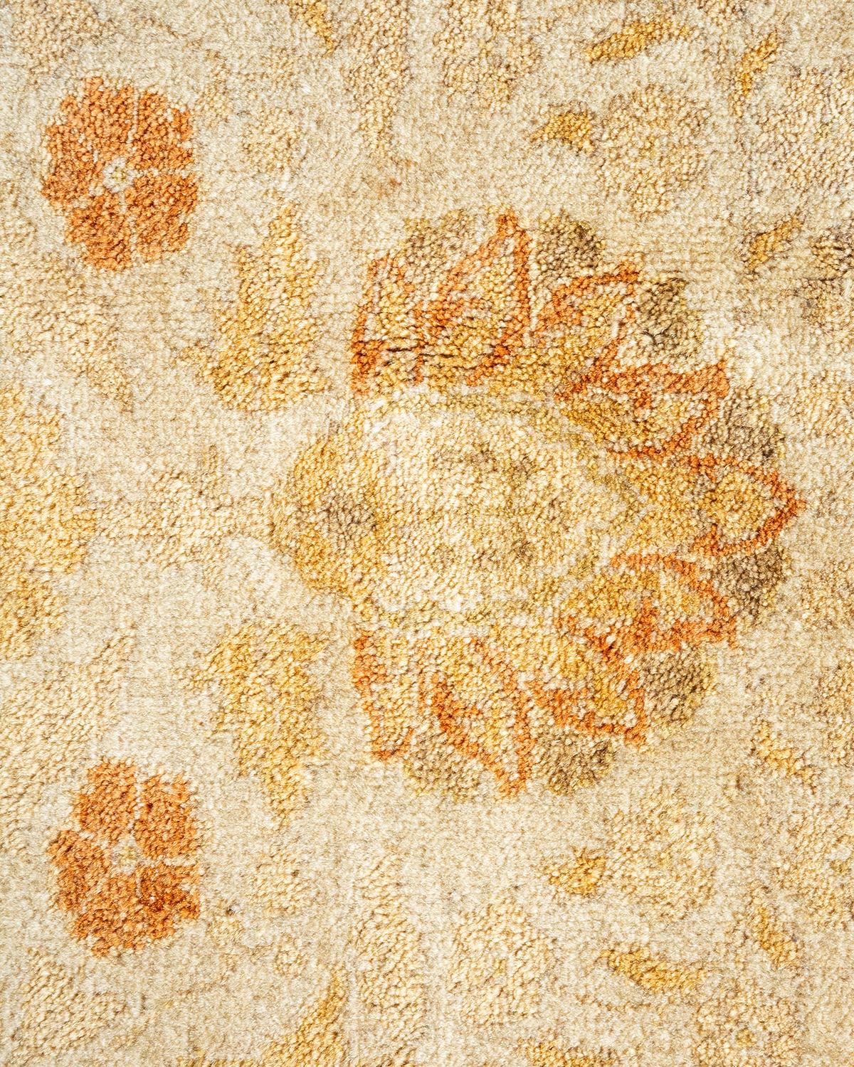 XXIe siècle et contemporain Tapis traditionnel ivoire Mogul unique en son genre fabriqué à la main en vente