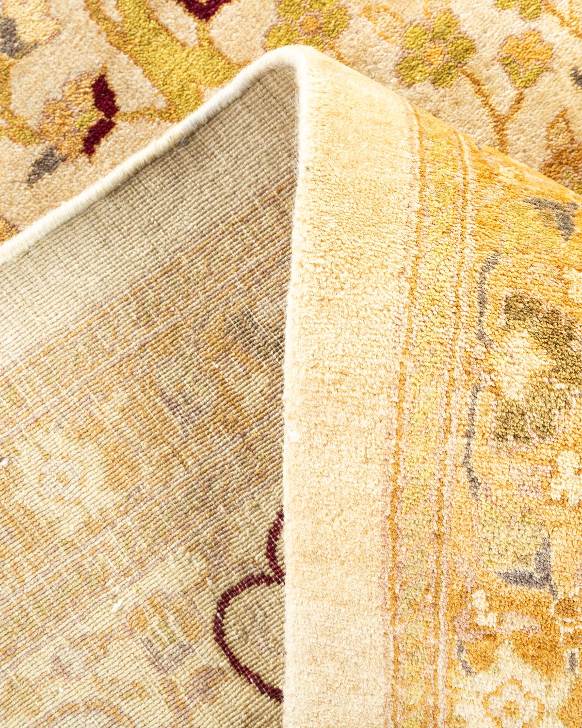 Einzigartiger handgefertigter traditioneller elfenbeinfarbener Mogul-Teppich (Pakistanisch) im Angebot