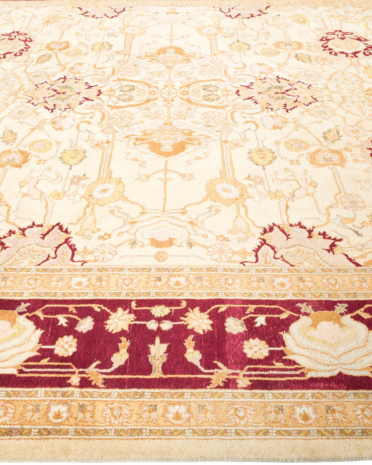 Tappeto tradizionale Mogul Ivory, unico nel suo genere, realizzato a mano In condizioni Nuovo in vendita a Norwalk, CT