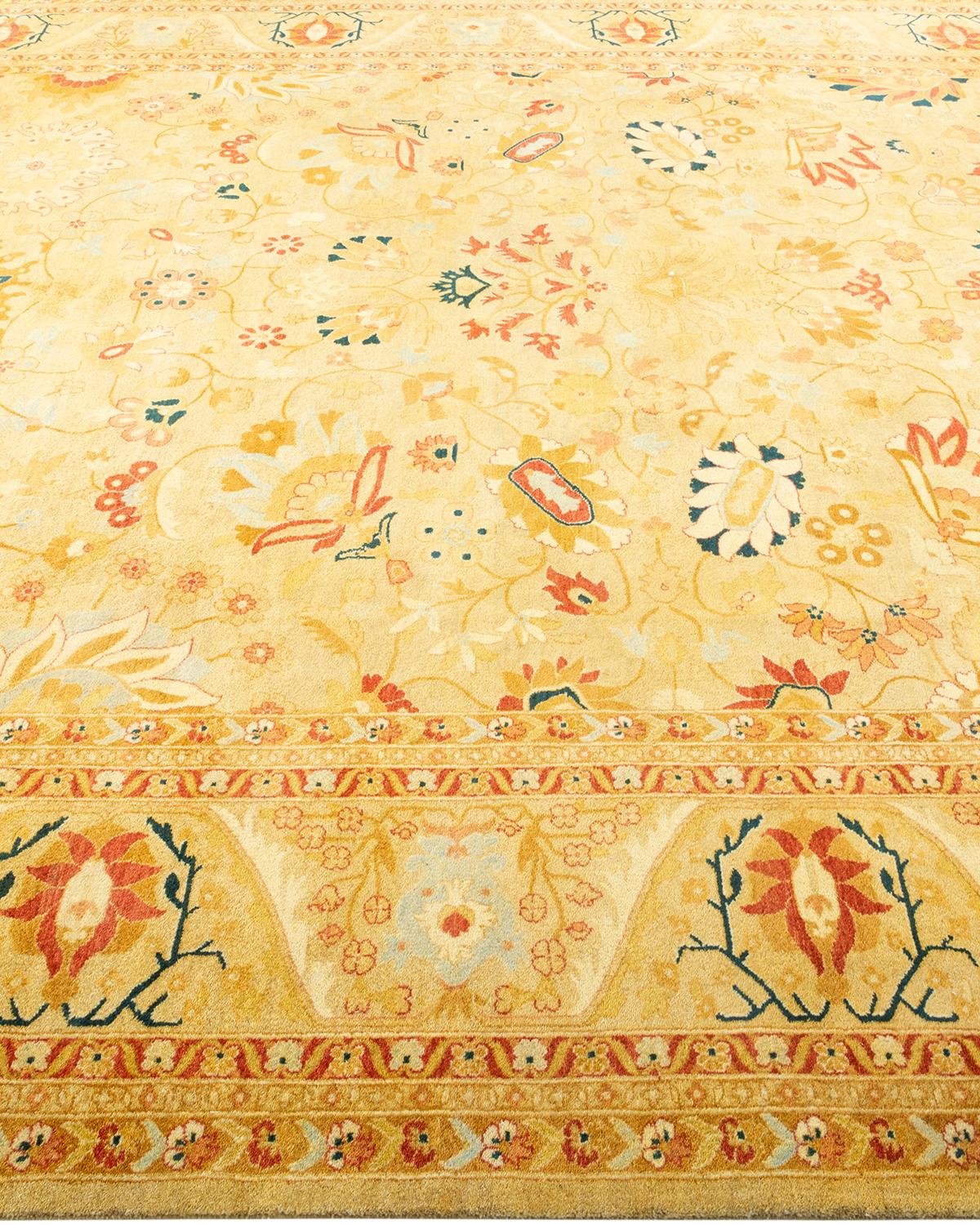 Tapis traditionnel ivoire Mogul unique en son genre fabriqué à la main Neuf - En vente à Norwalk, CT