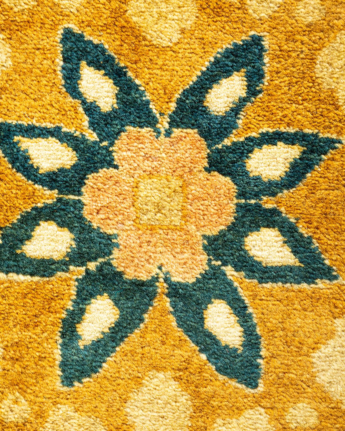XXIe siècle et contemporain Tapis traditionnel ivoire Mogul unique en son genre fabriqué à la main en vente