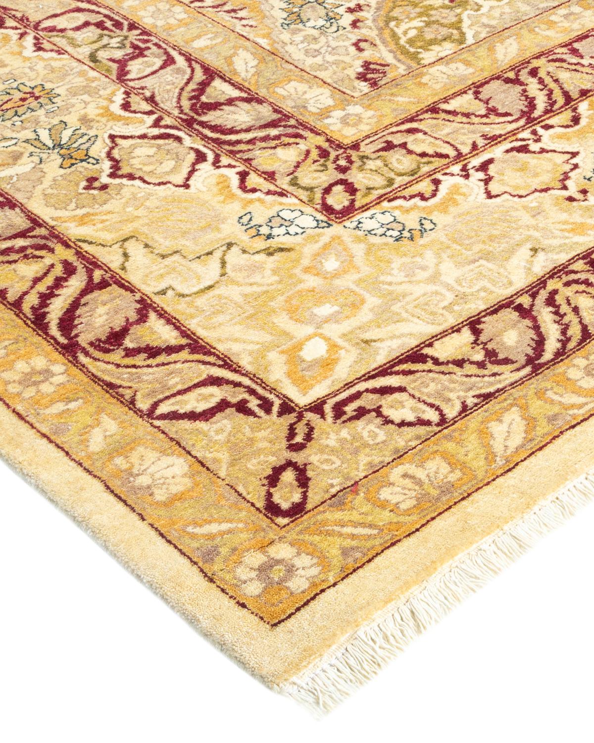 Einzigartiger handgefertigter traditioneller elfenbeinfarbener Mogul-Teppich (Wolle) im Angebot