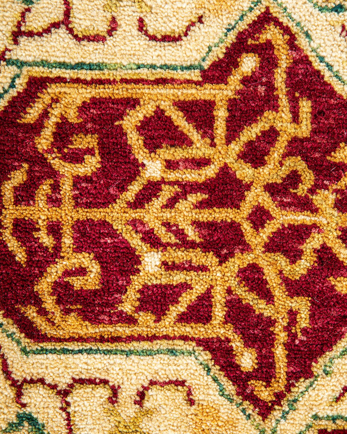 Traditioneller handgefertigter elfenbeinfarbener Mogul-Teppich, Unikat (Wolle) im Angebot