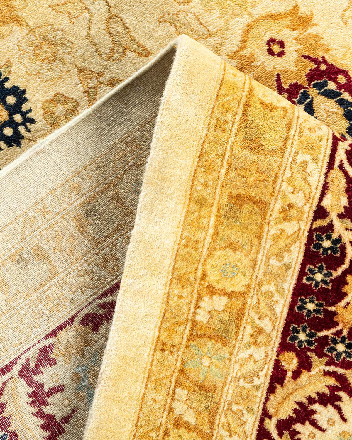 Pakistanais Tapis traditionnel ivoire Mogul unique en son genre fabriqué à la main en vente