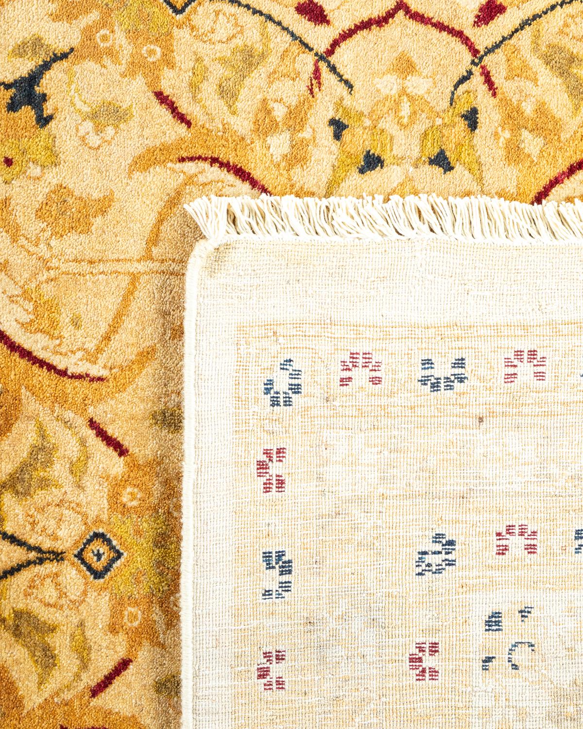 Noué à la main Tapis traditionnel Mogul ivoire unique en son genre fabriqué à la main en vente
