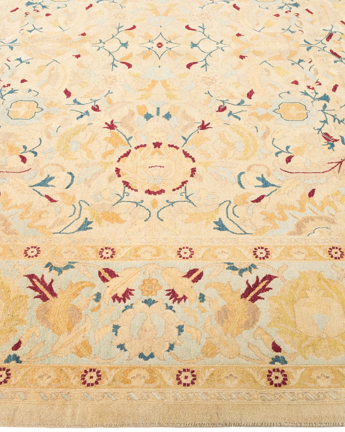 Tapis traditionnel ivoire Mogul unique en son genre fabriqué à la main Neuf - En vente à Norwalk, CT