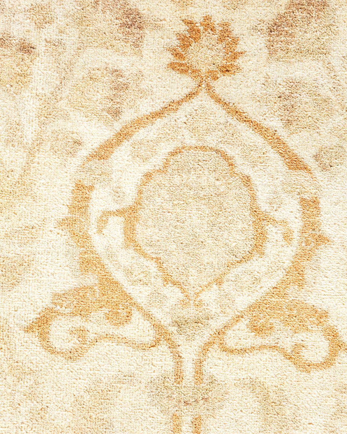 One-of-a-kind Hand Made Traditional Mogul Ivory Area Rug In New Condition For Sale In Norwalk, CT