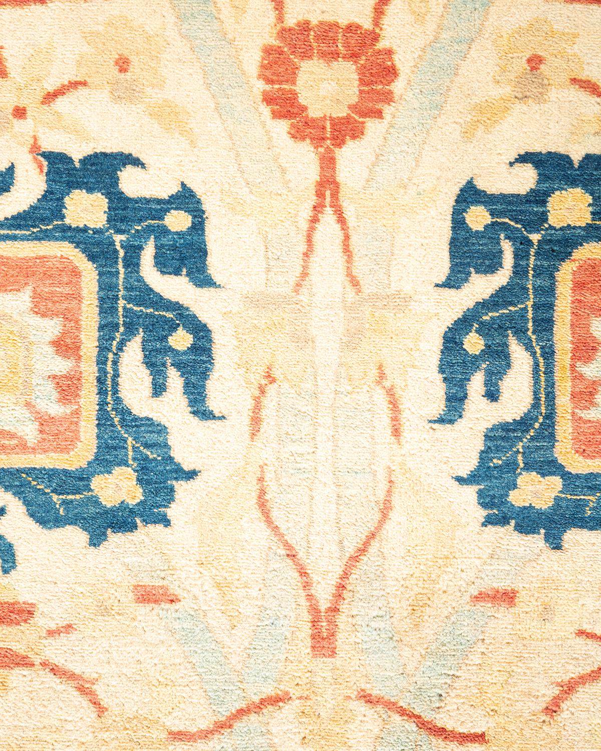 Einzigartiger handgefertigter traditioneller elfenbeinfarbener Mogul-Teppich (21. Jahrhundert und zeitgenössisch) im Angebot