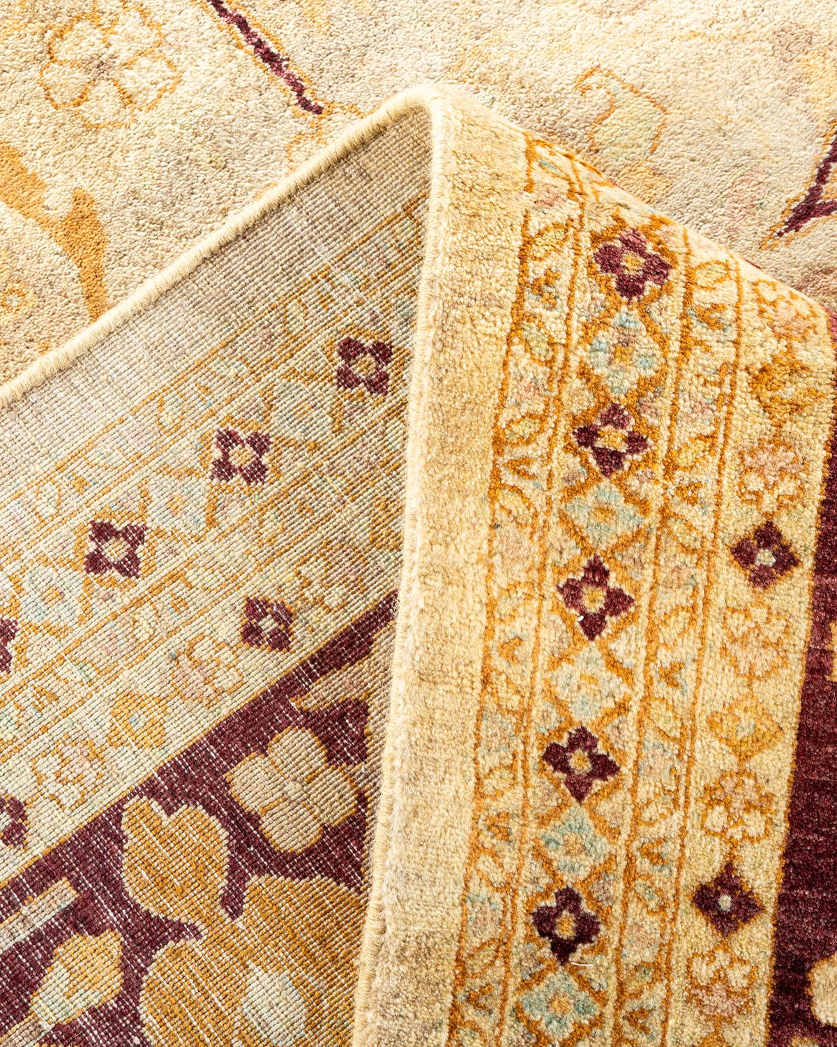Noué à la main Tapis traditionnel ivoire Mogul unique en son genre fabriqué à la main en vente
