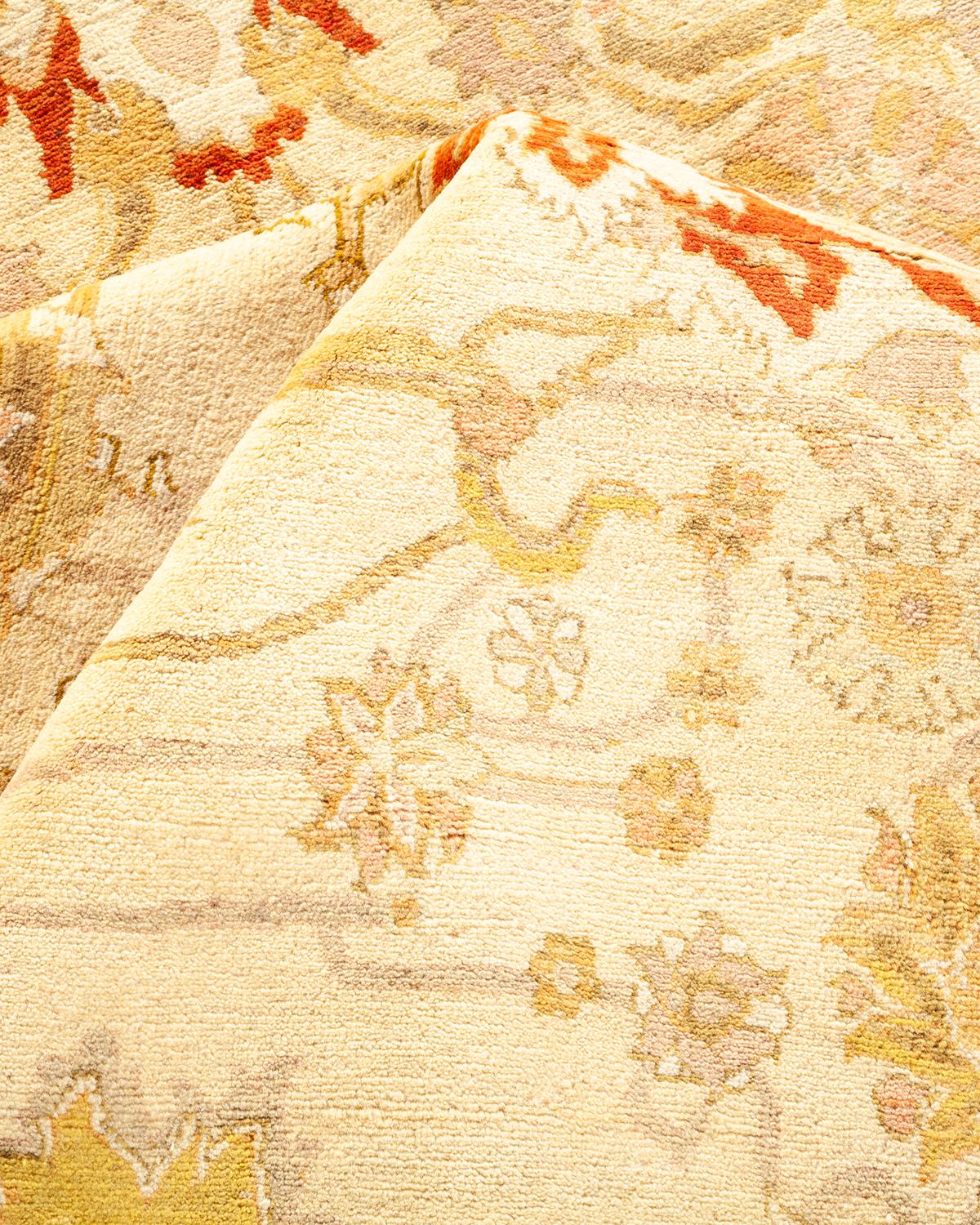 Autre Tapis traditionnel ivoire Mogul unique en son genre fabriqué à la main en vente