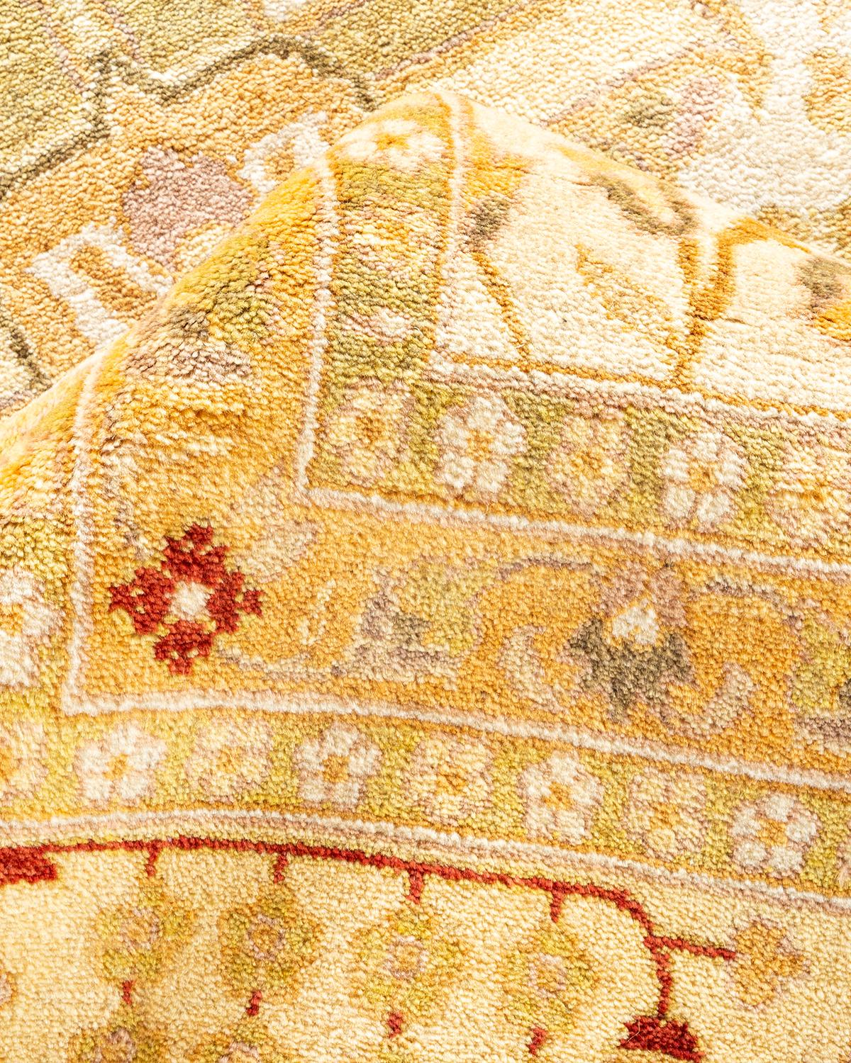 Autre Tapis traditionnel ivoire Mogul unique en son genre fabriqué à la main en vente