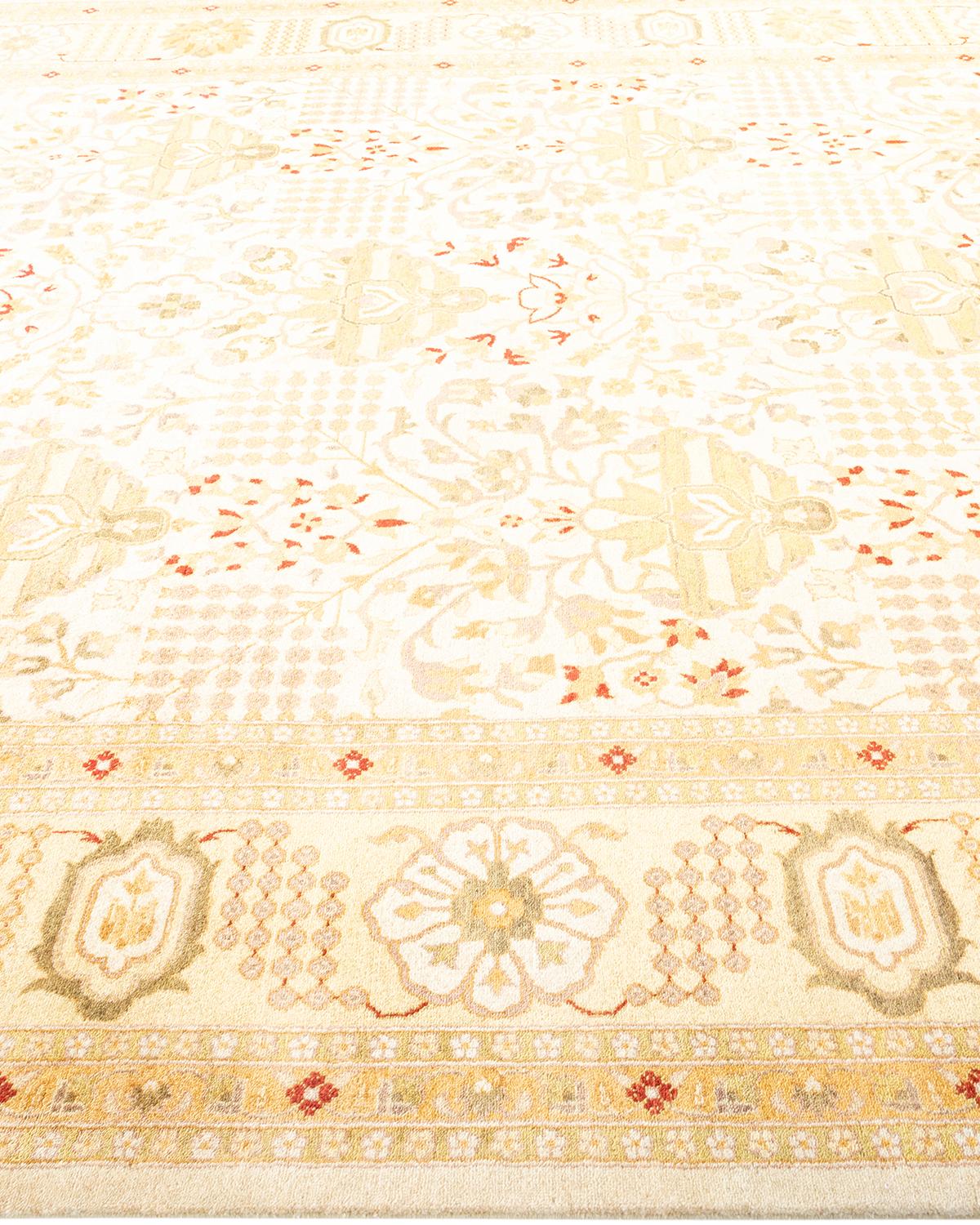 Tapis traditionnel ivoire Mogul unique en son genre fabriqué à la main Neuf - En vente à Norwalk, CT