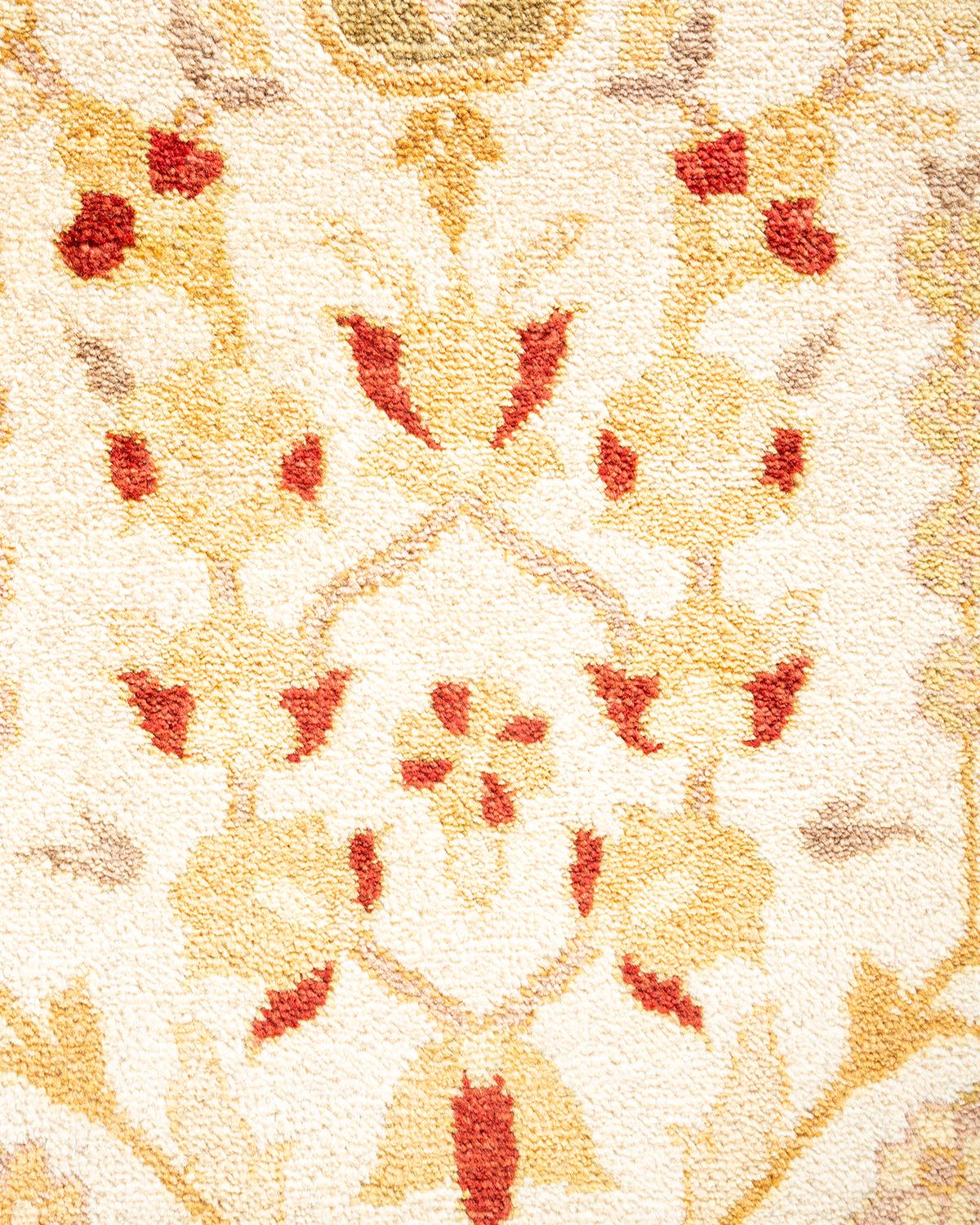 XXIe siècle et contemporain Tapis traditionnel ivoire Mogul unique en son genre fabriqué à la main en vente