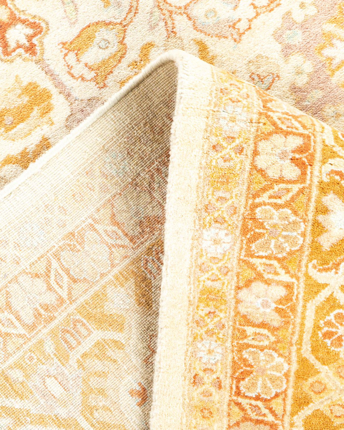 Pakistanais Tapis traditionnel ivoire Mogul unique en son genre fabriqué à la main en vente